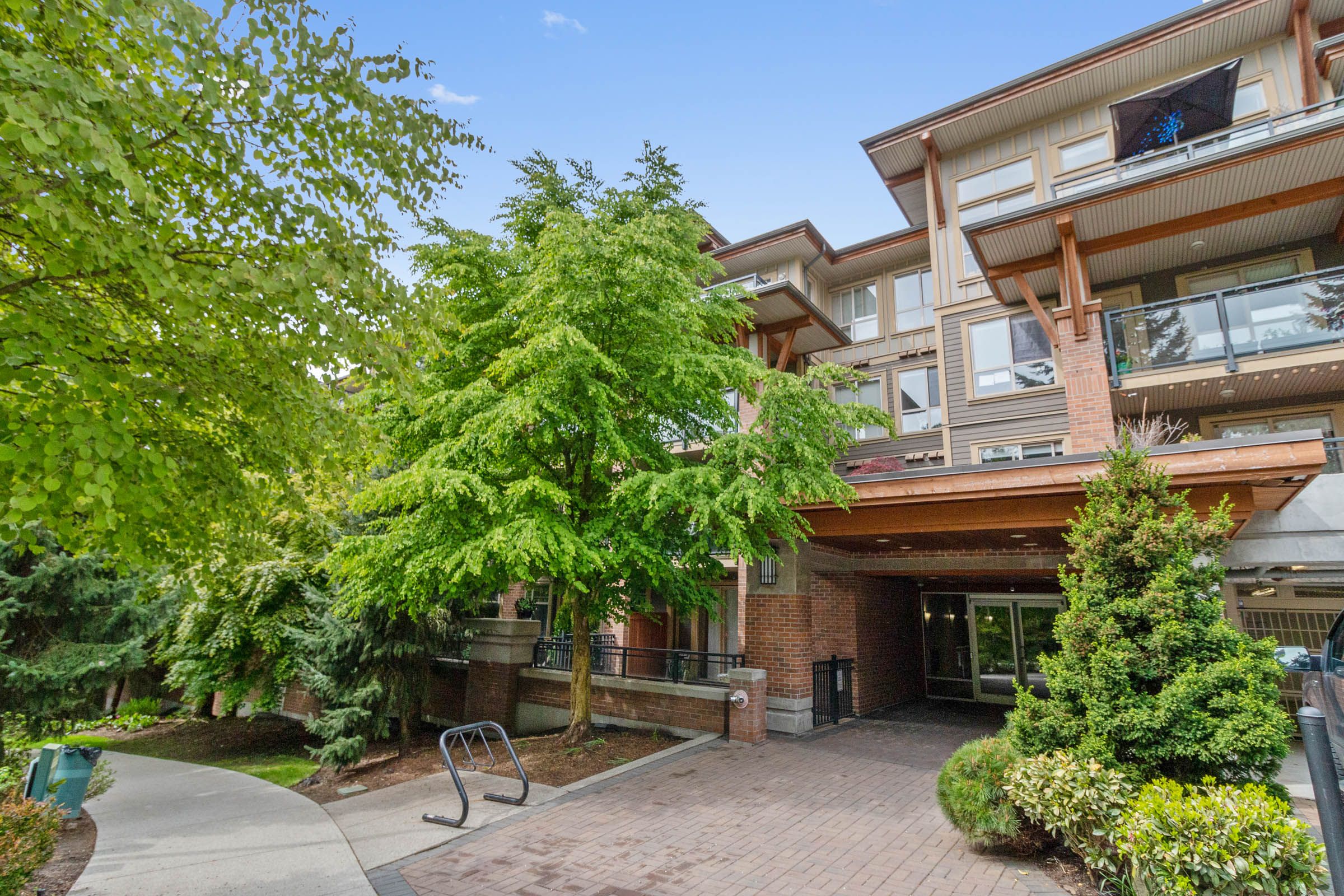 North Vancouver Condo for sale: Touchstone 2 bedroom  Stainless Steel Appliances, Granite Countertop, Tile Backsplash, Laminate Floors 853 sq.ft. (Listed 2020-05-05)