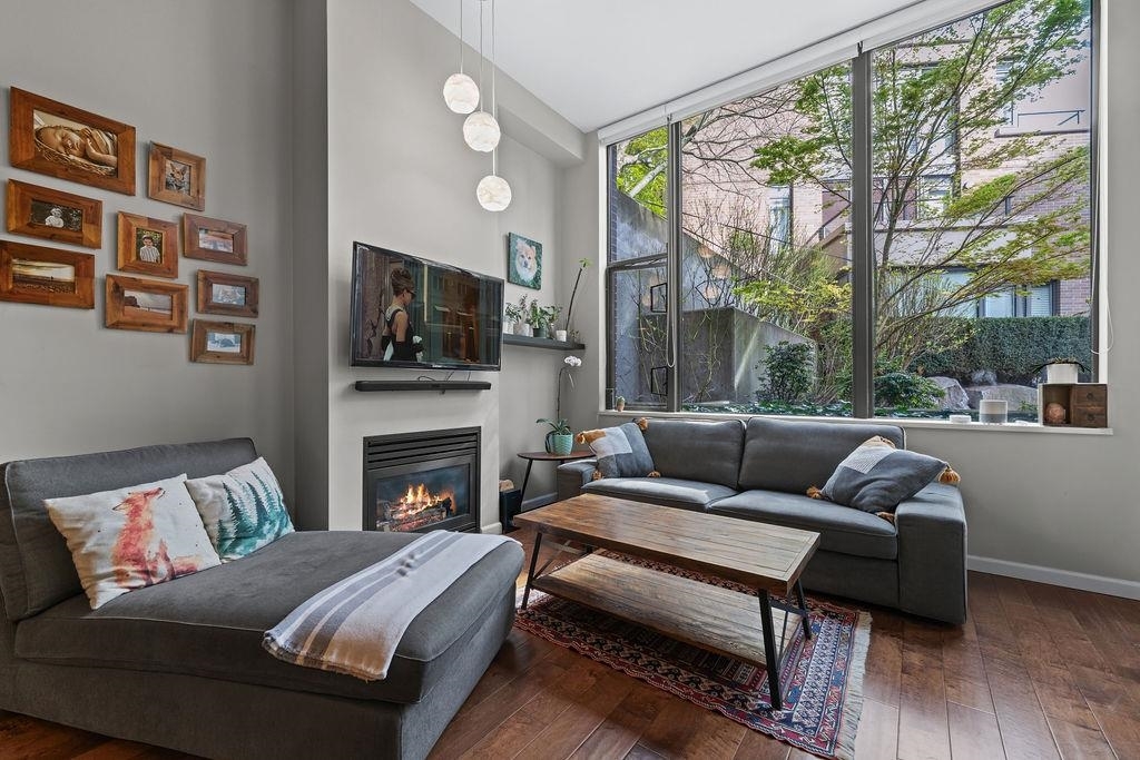 Lower Lonsdale Apartment for sale: One Park Place 2 bedroom 889 sq.ft. (Listed 2025-04-23)