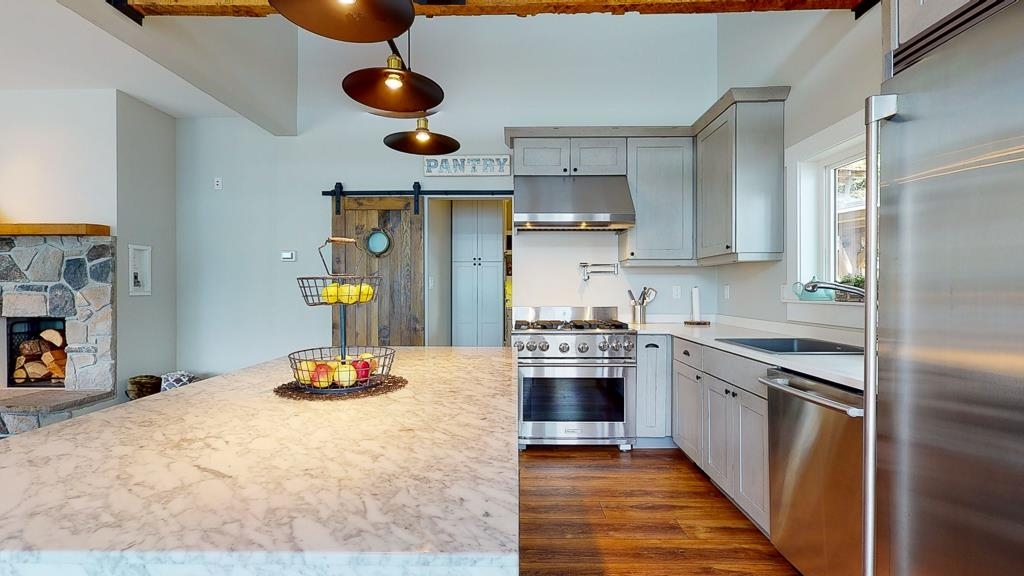 Gibsons & Area Single Family Residence for sale: 6 bedroom 2,324 sq.ft. (Listed 2026-04-08)