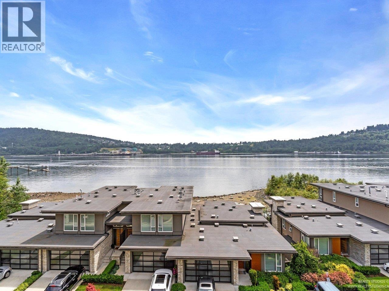 401 3911 Cates Landing Way