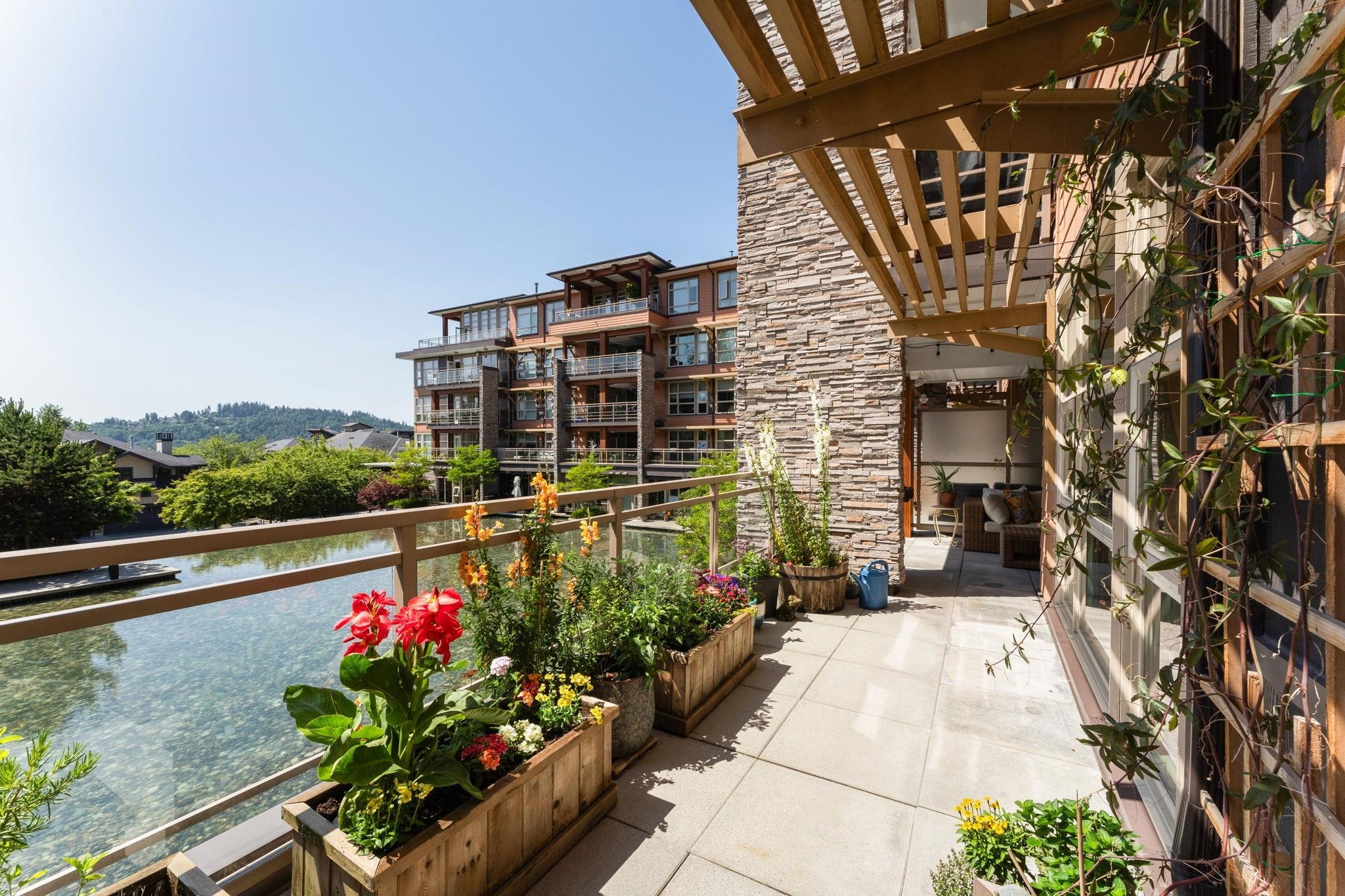 215 3602 Aldercrest Drive