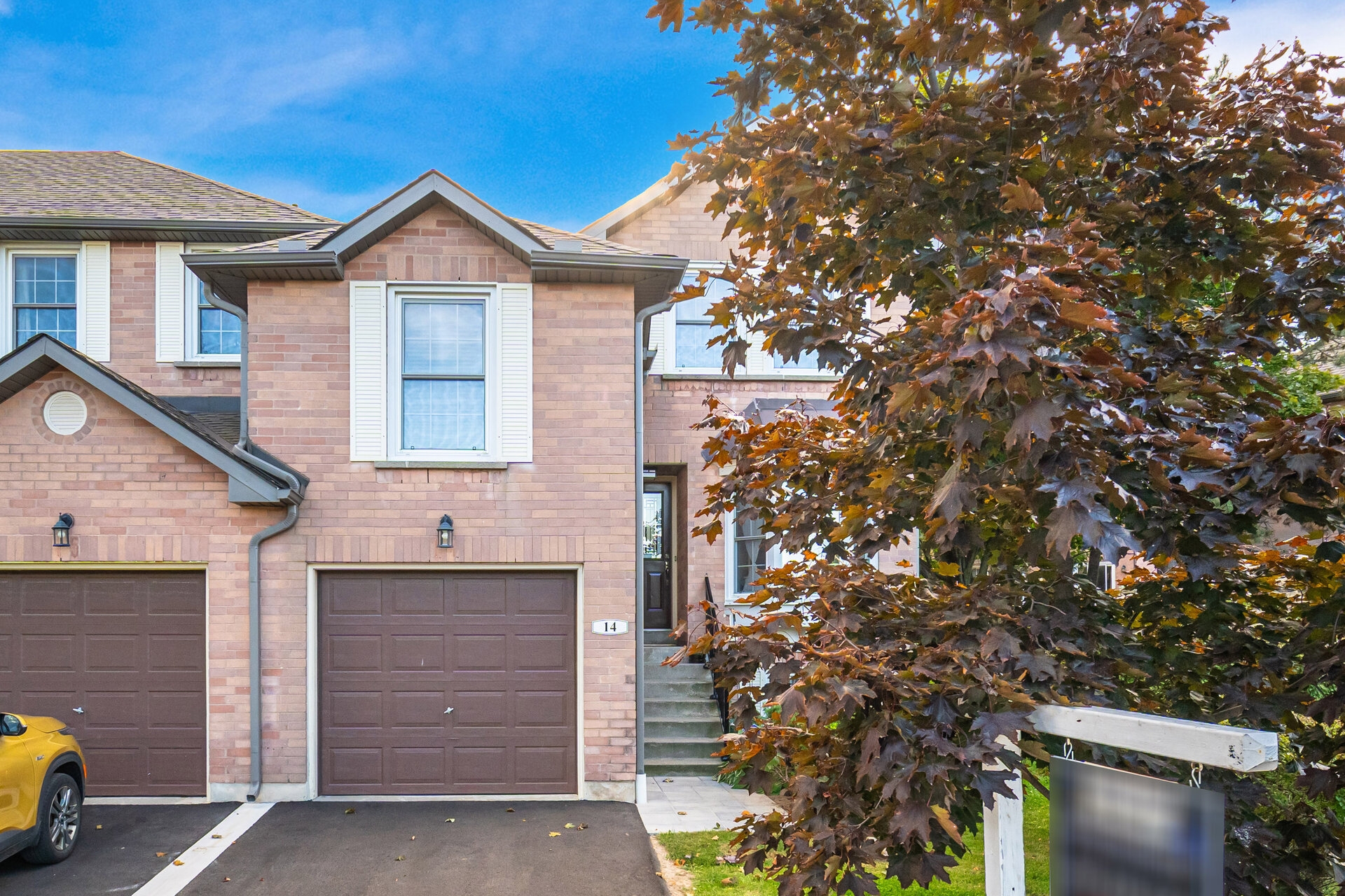 Burlington Townhouse for sale: 3 bedroom 1,875 sq.ft. (Listed 2025-10-14)