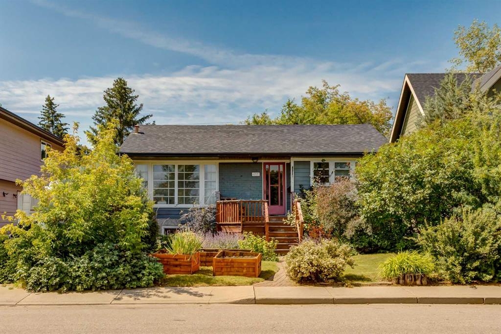 6707 Bow Crescent NW