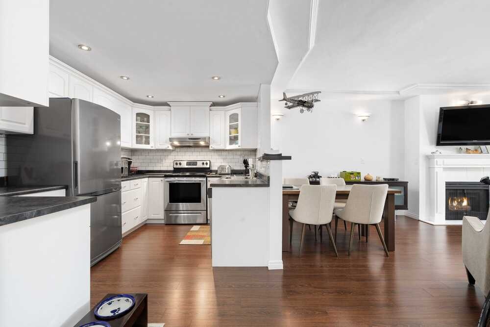 Delta Apartment for sale Ladner Pointe 1 bedroom 790 sq.ft. (Listed