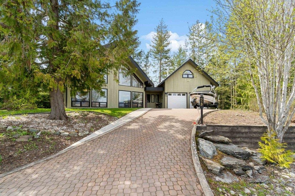 Blind Bay Bare Land Strata, Freehold for sale: Alpen Paradies 3 bedroom 2,254 sq.ft. (Listed 2025-10-20)