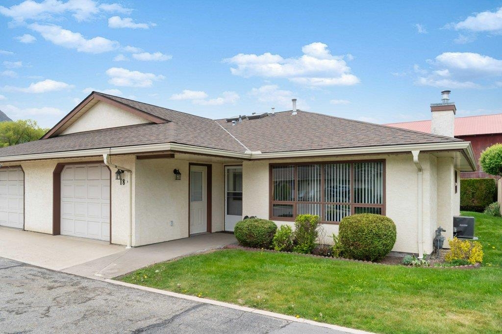 Salmon Arm Townhouse for sale: Florence Grove 2 bedroom 1,237 sq.ft. (Listed 2025-05-22)
