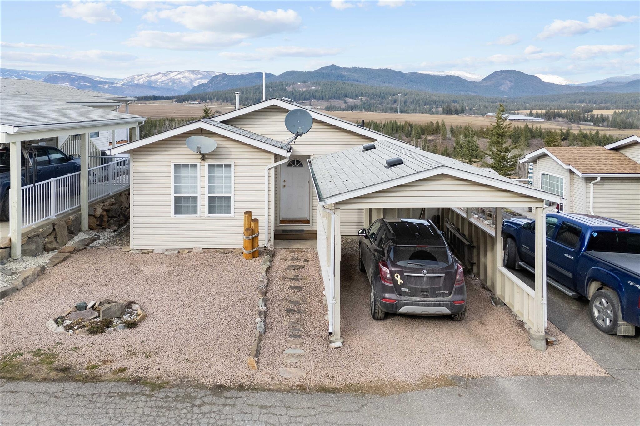 Shuswap Country Estate Mobile Home Park Manufactured Home in Mobile Home Park for sale: Shuswap Country Estates 2 bedroom 909 sq.ft. (Listed 2025-03-17)