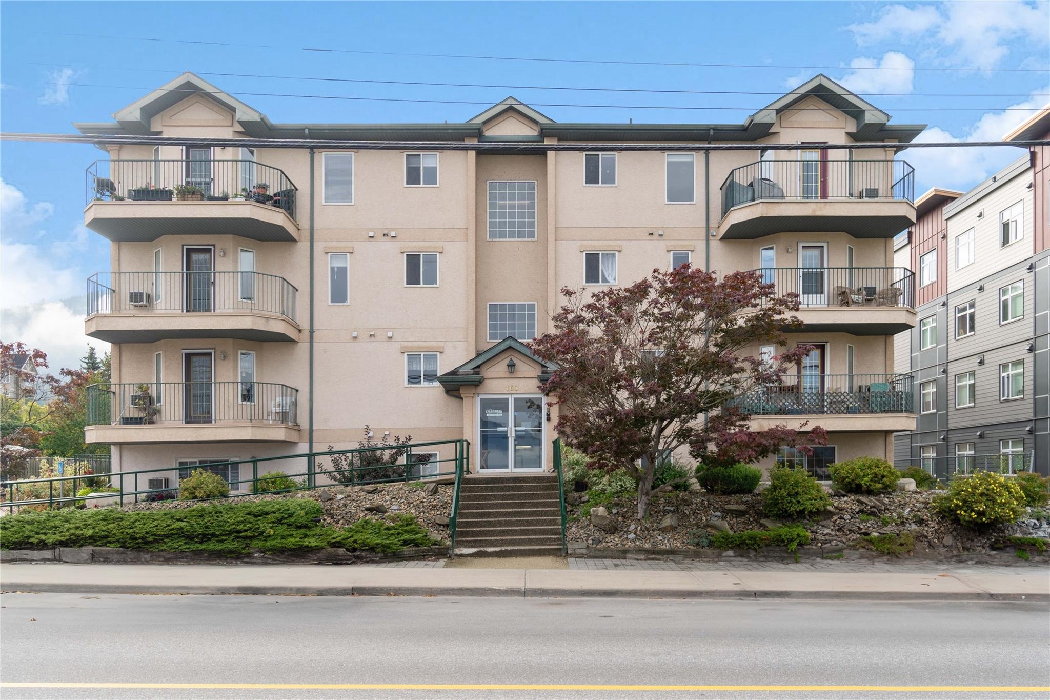 Salmon Arm Apartment for sale: The Okanagan 2 bedroom 1,100 sq.ft. (Listed 2025-04-14)