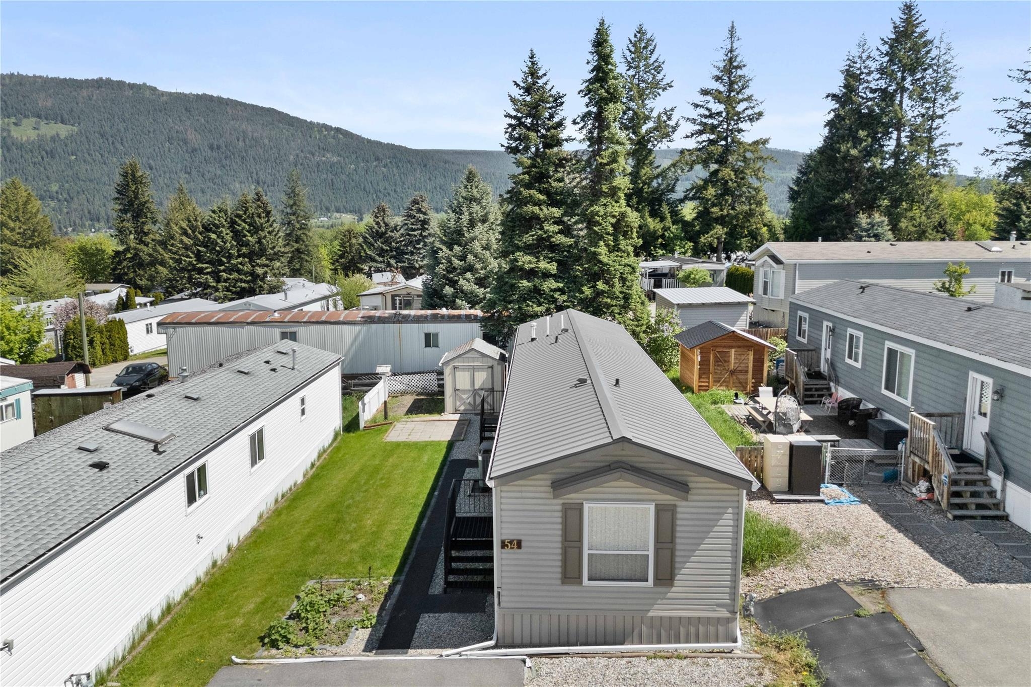 Salmon Arm Manufactured Home in Mobile Home Park for sale: Evergreen Mobile Home Park 2 bedroom 924 sq.ft. (Listed 2025-05-06)