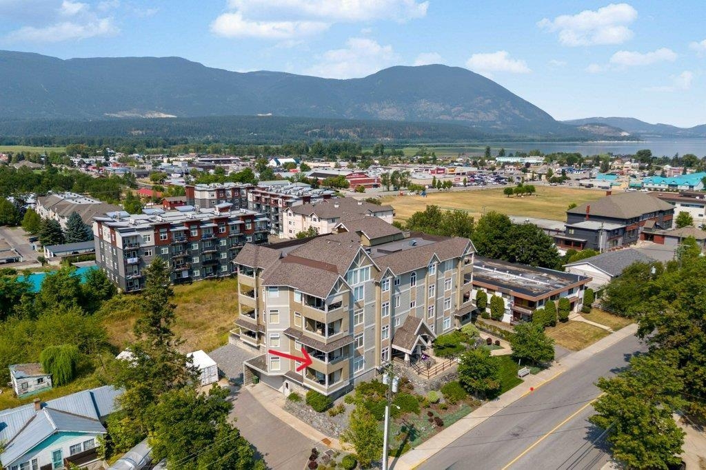 Salmon Arm Apartment for sale: The Graystone East 2 bedroom 1,449 sq.ft. (Listed 2025-08-15)
