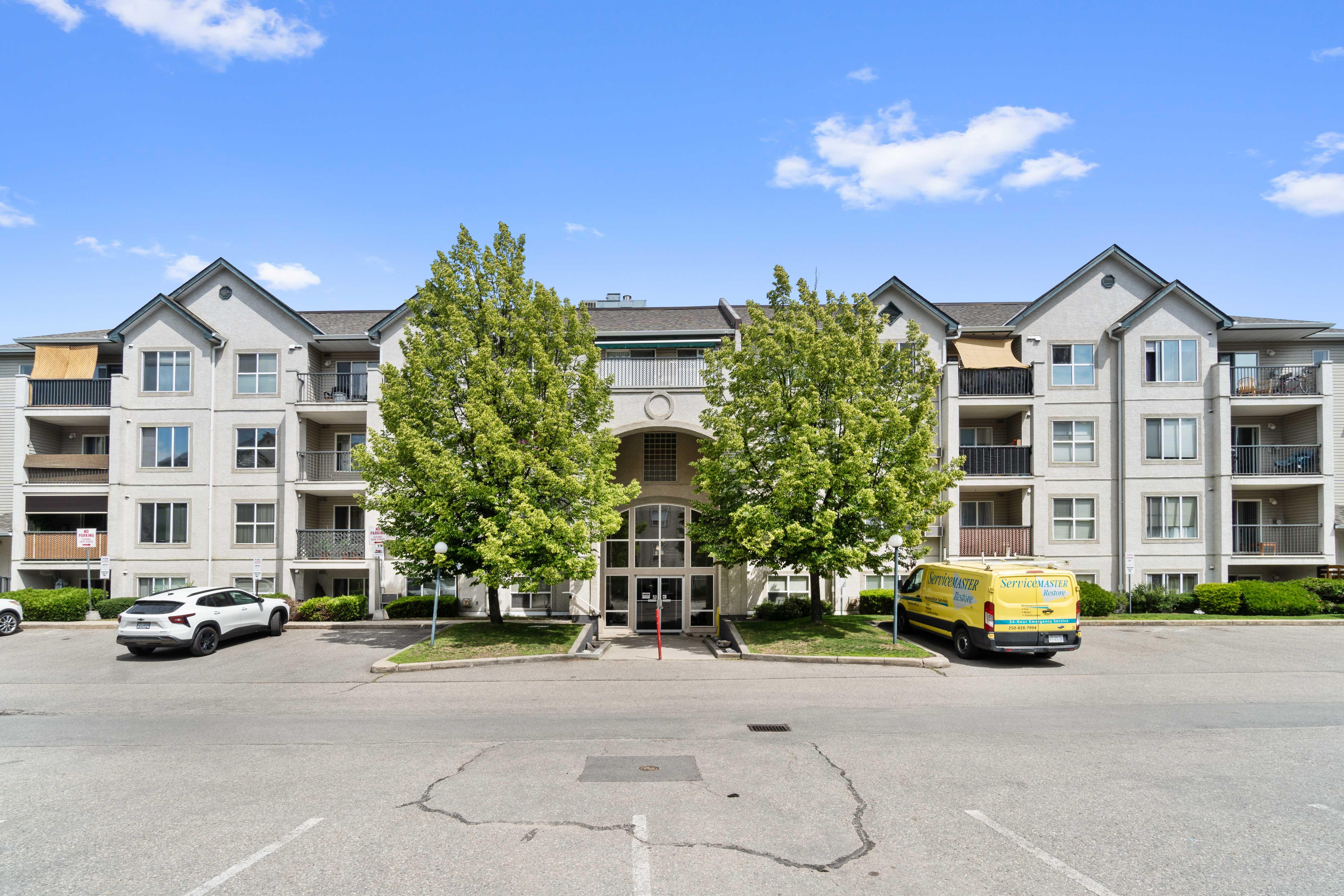 208 - 640 - 3rd Street SW
