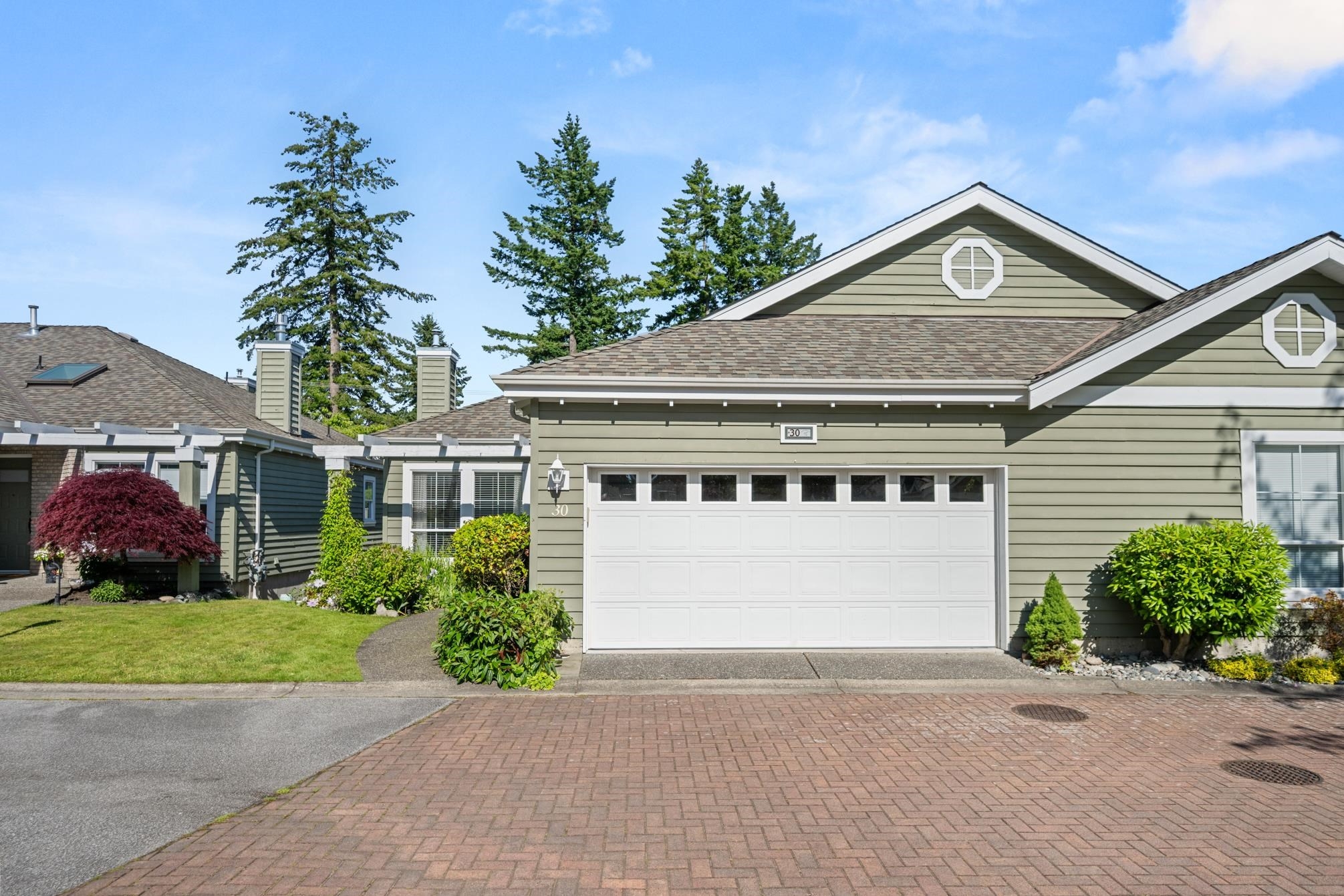 Sunnyside Park Surrey Townhouse for sale:  2 bedroom 2,478 sq.ft. (Listed 2025-06-09)