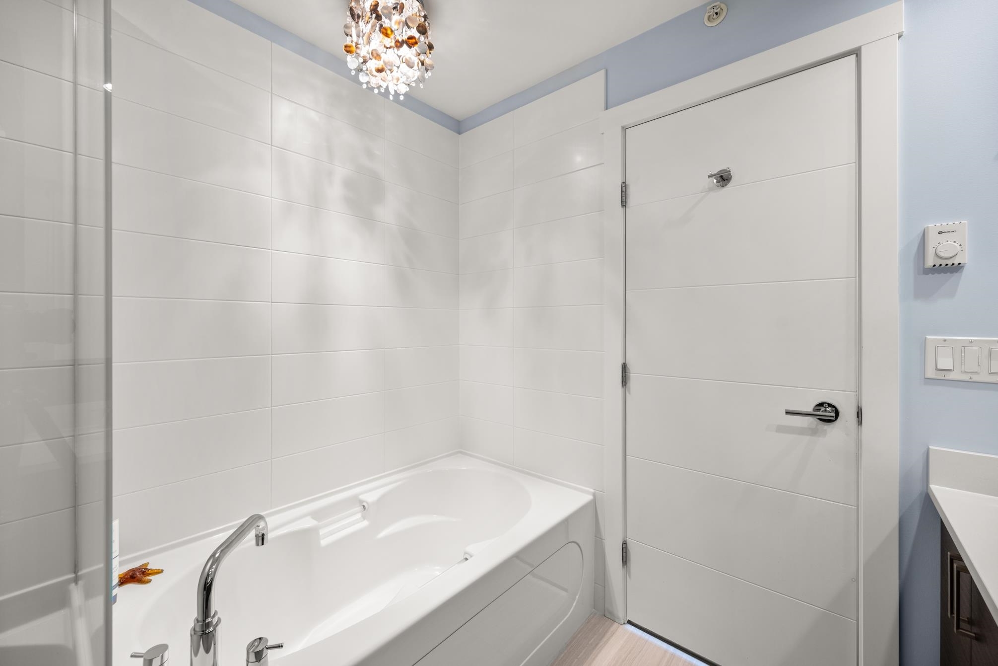 White Rock Apartment/Condo for sale:  2 bedroom 1,096 sq.ft. (Listed 2025-11-26)