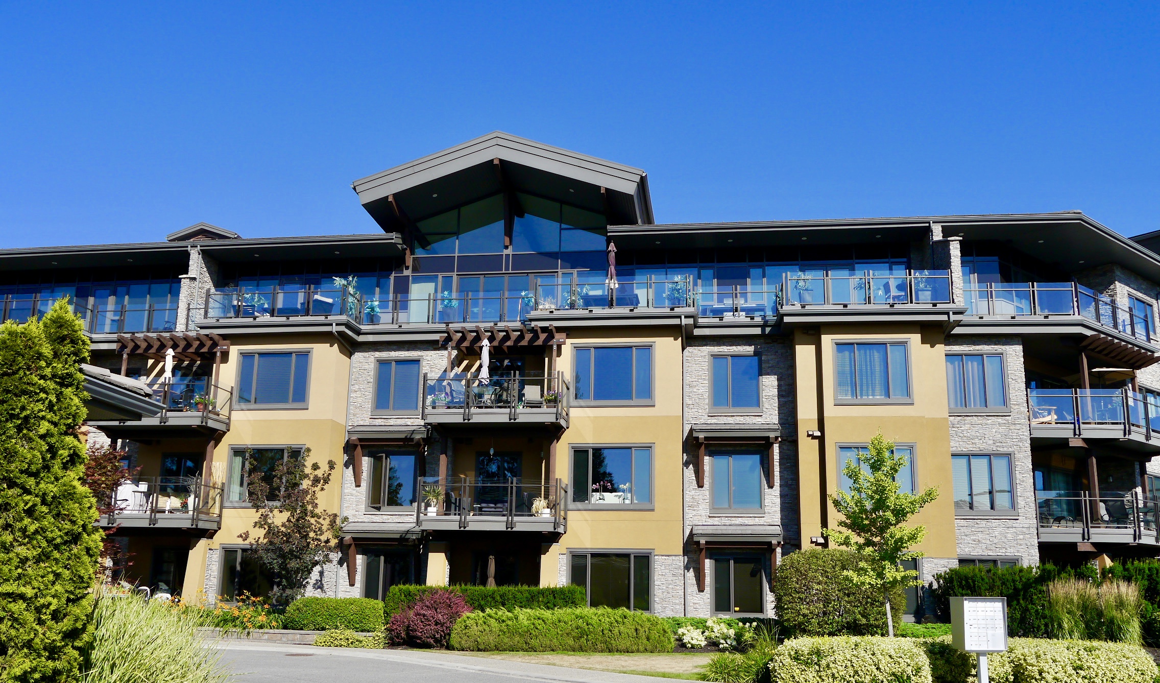 Lower Mission Penthouse for sale: Southwind at Sarsons 3 Bedroom + Den 2,244 sq.ft. (Listed 2017-07-15)