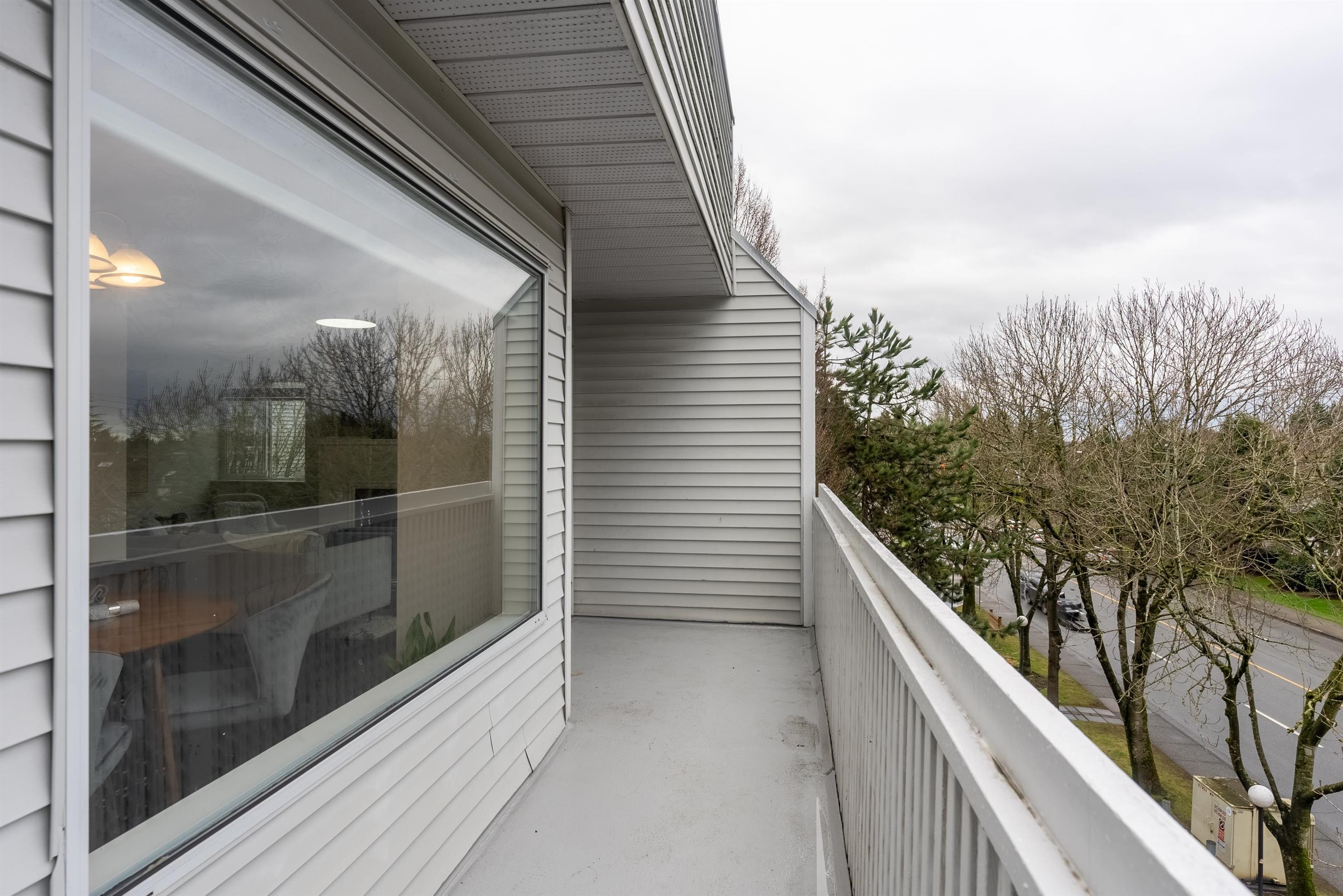 Brighouse South Apartment/Condo for sale:  2 bedroom 883 sq.ft. (Listed 2024-02-23)
