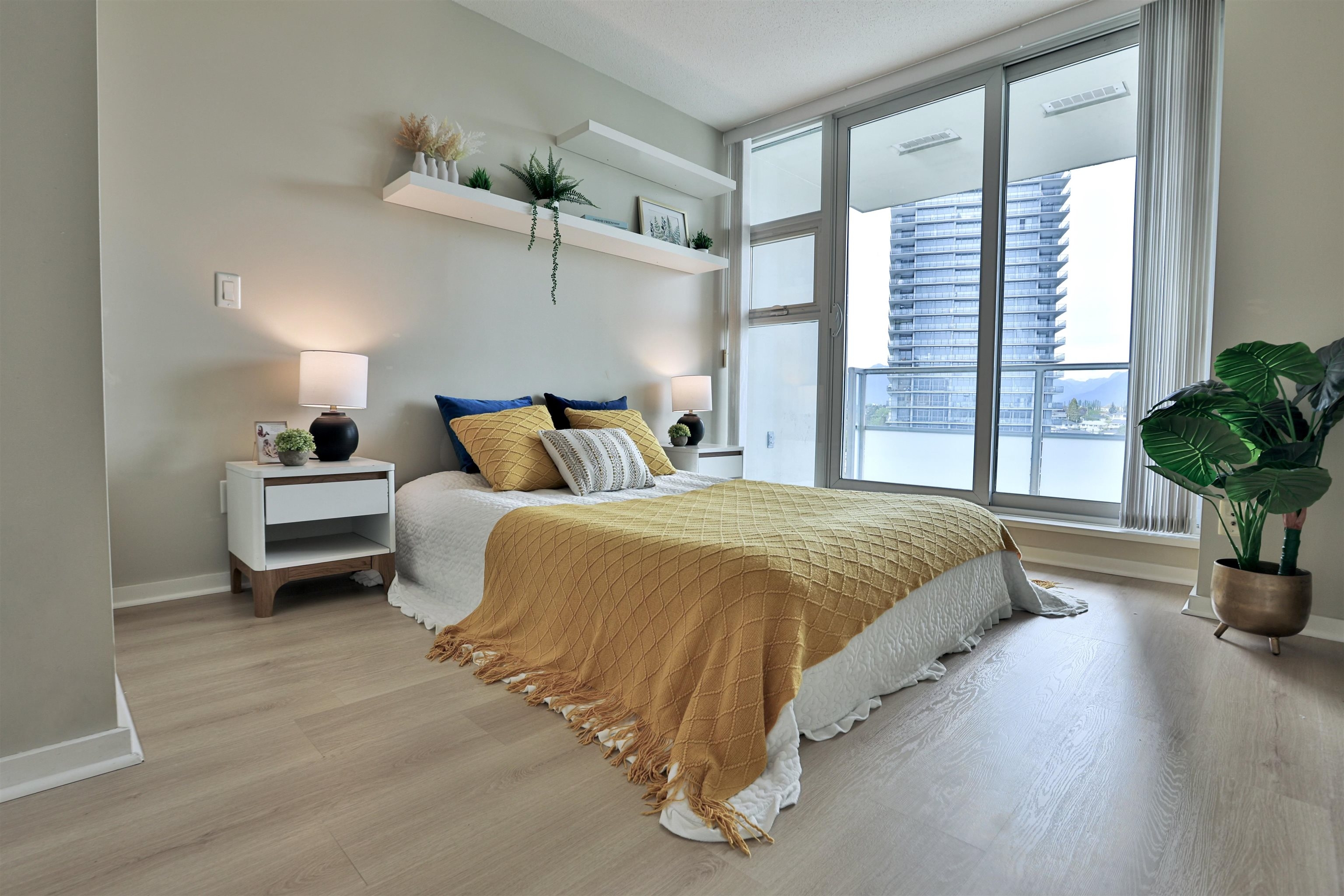 Brentwood Park Apartment/Condo for sale:  2 bedroom 745 sq.ft. (Listed 2024-05-14)