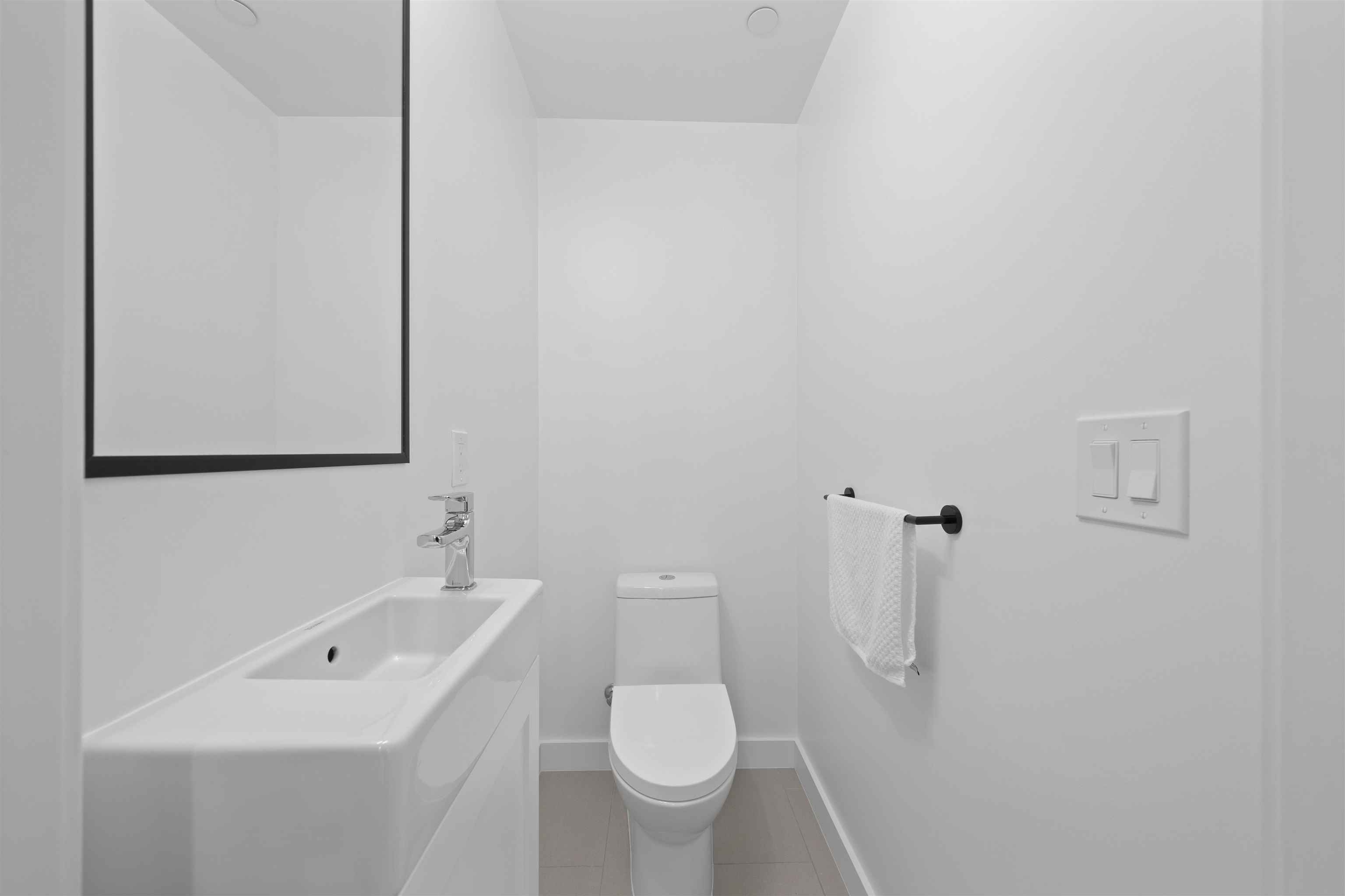 Port Moody Centre Townhouse for sale:  4 bedroom 1,394 sq.ft. (Listed 2024-11-14)