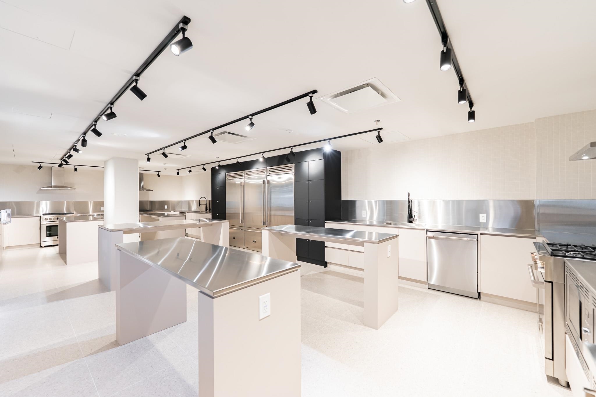 Whalley Apartment/Condo for sale:  1 bedroom 515 sq.ft. (Listed 2025-12-06)