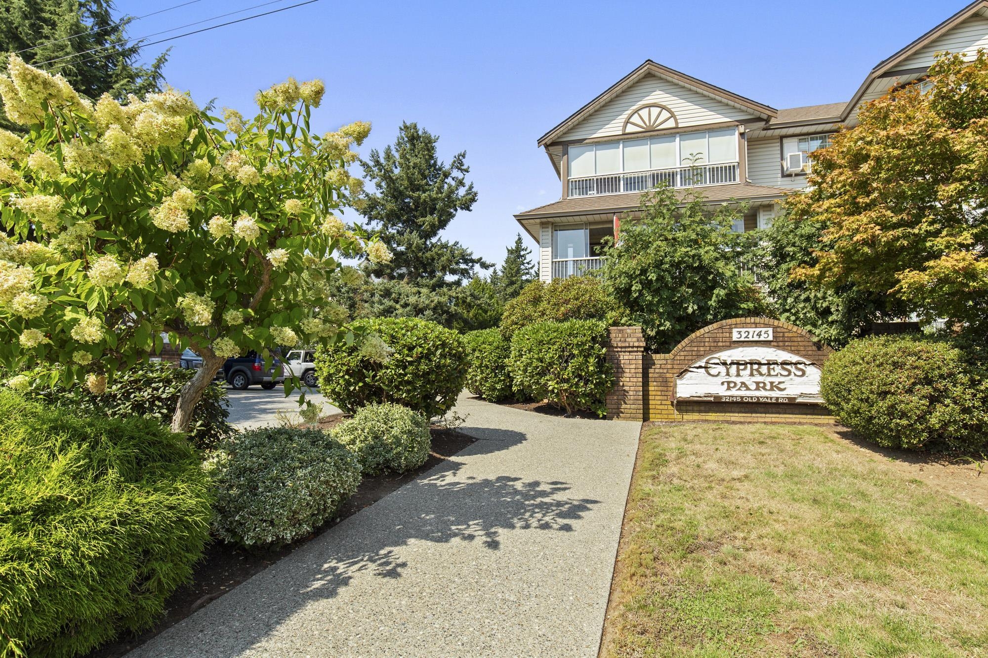 Abbotsford West Apartment/Condo for sale:  2 bedroom 1,225 sq.ft. (Listed 2025-09-02)