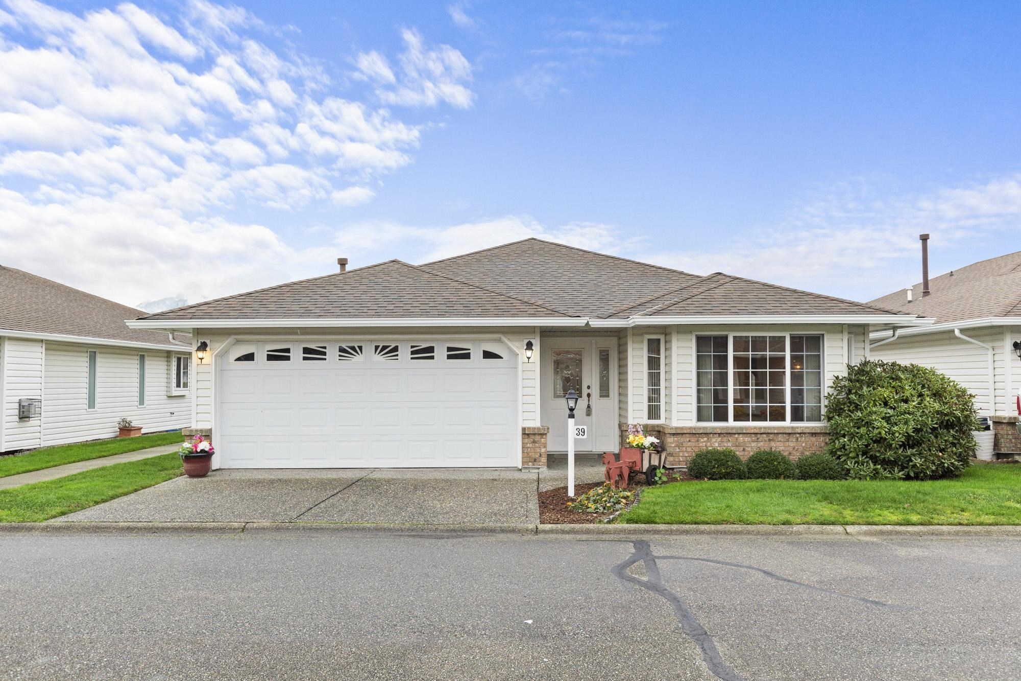 Chilliwack Proper South Single Family Residence for sale:  2 bedroom 1,576 sq.ft. (Listed 2025-11-28)