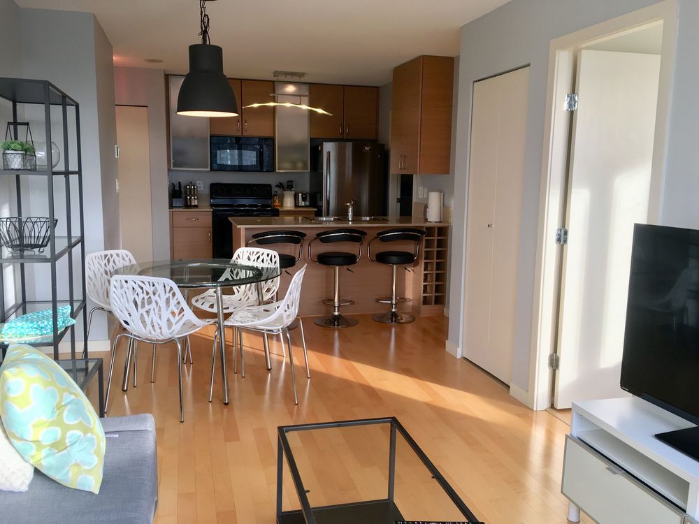 Yaletown Apartment for rent Yaletown Park III 1 bedroom 583 sq.ft