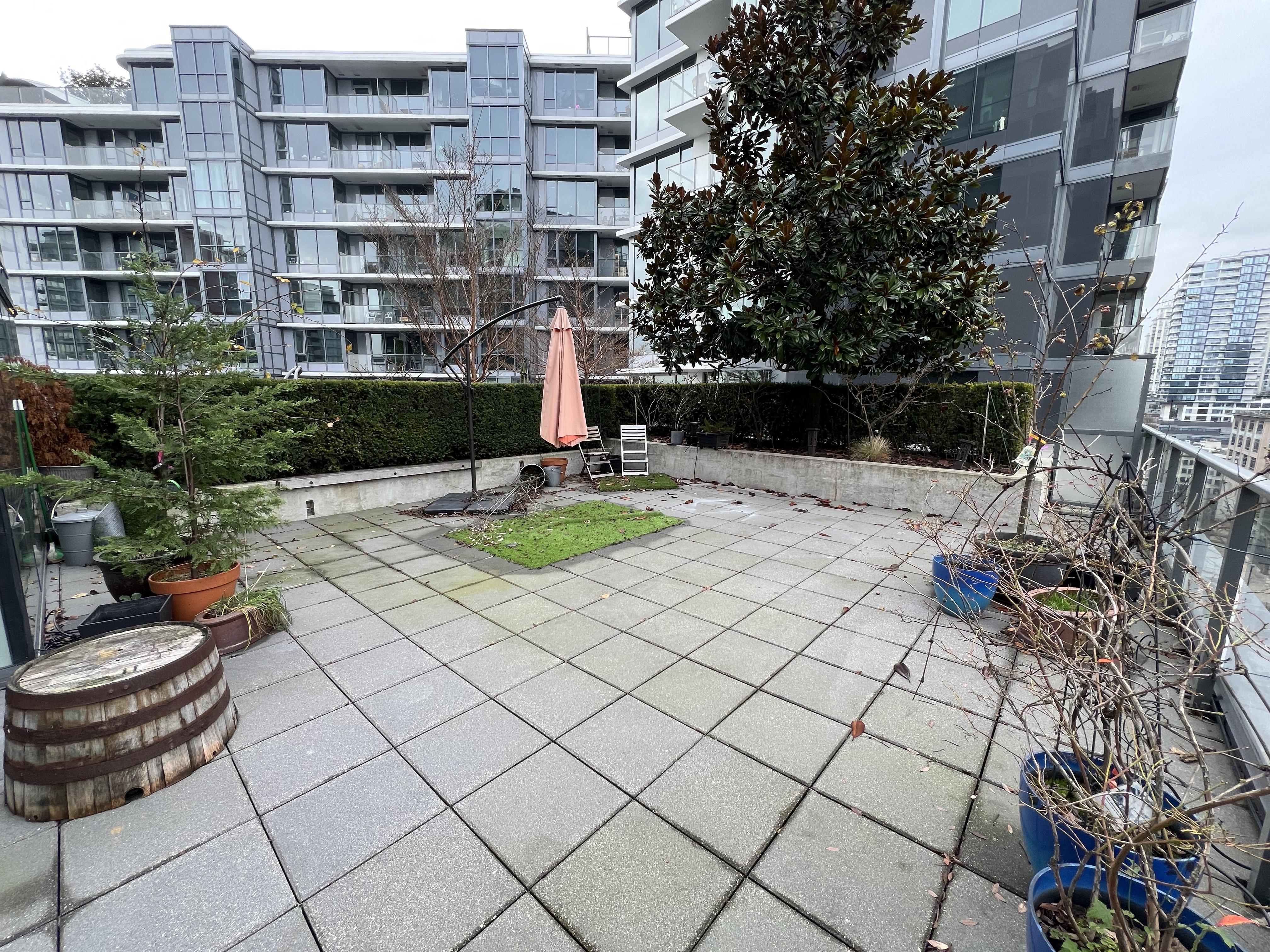 Yaletown Condo for rent: One Pacific 1 bedroom 633 sq.ft. (Listed 2025-12-16)