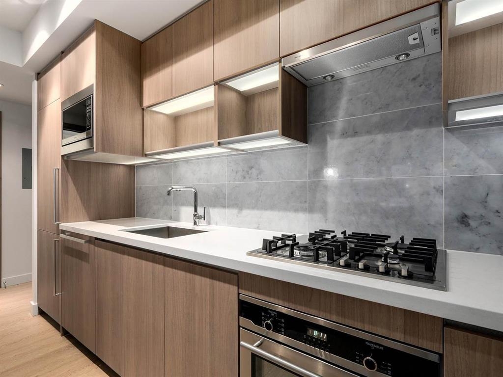 Yaletown Condo for rent: One Pacific 1 bedroom 633 sq.ft. (Listed 2025-12-16)