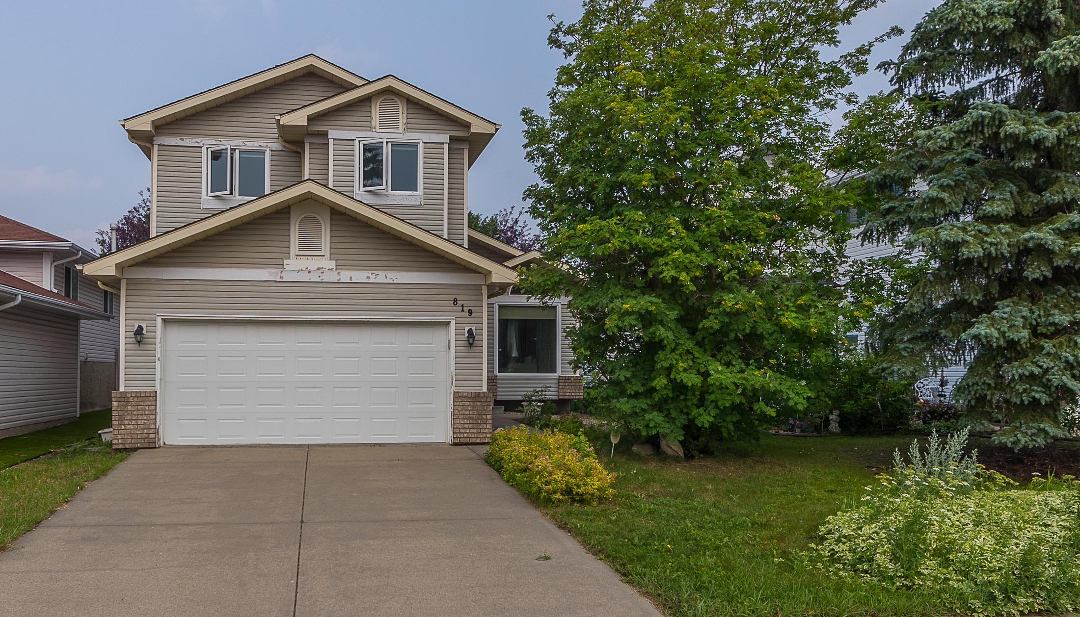 819 113A ST NW Edmonton, Alberta