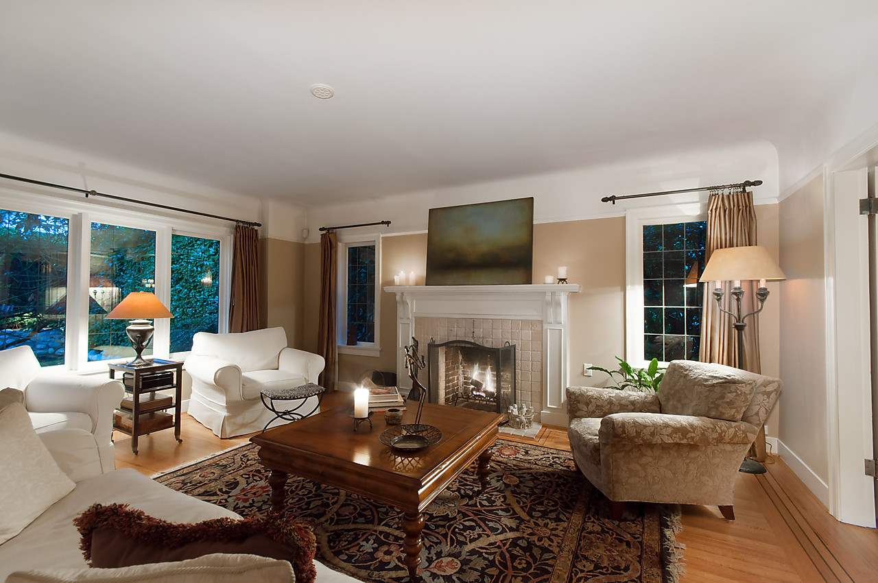 Ambleside House for sale 4 bedroom 2,890 sq.ft. (Listed 20161129)