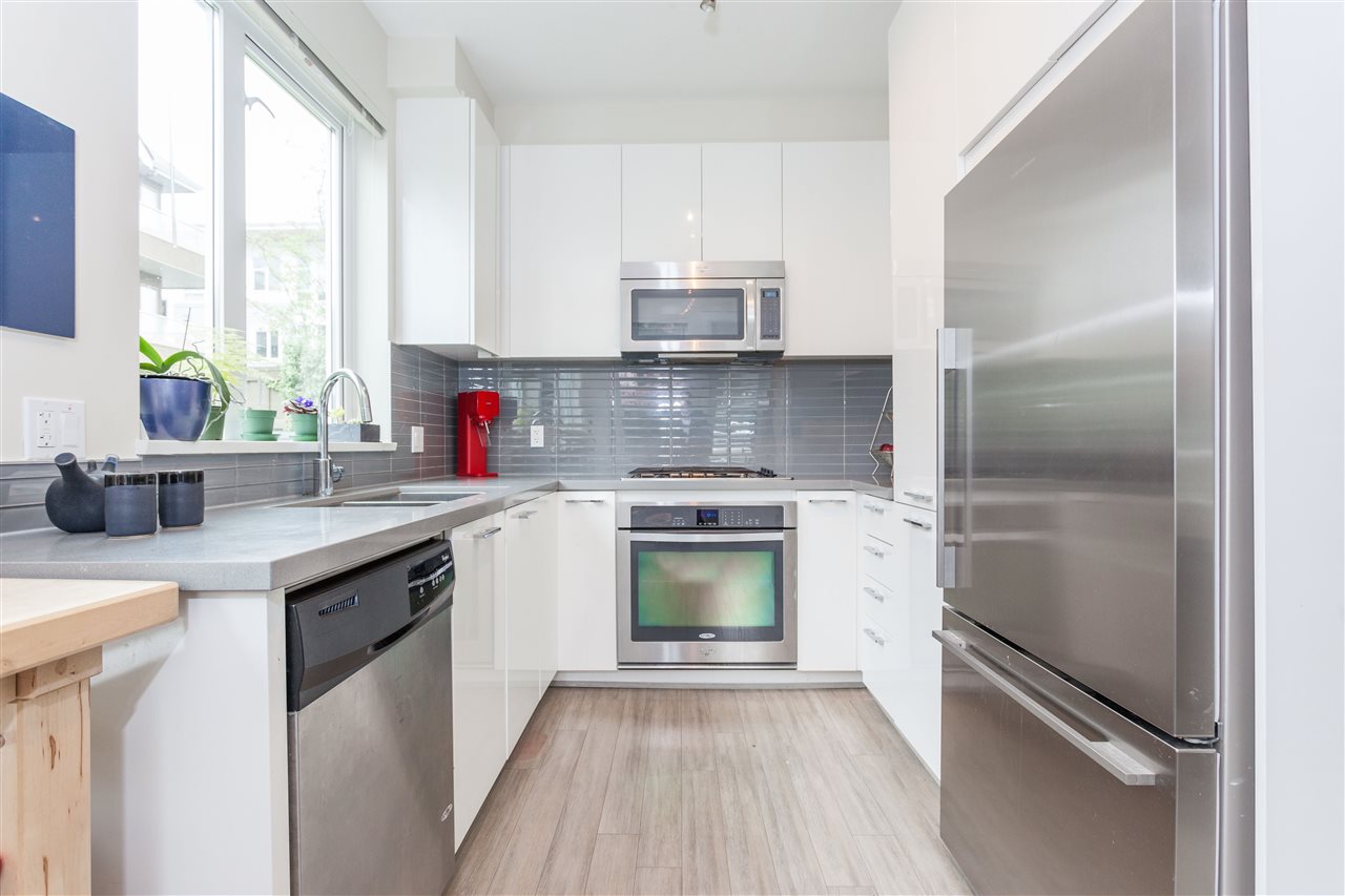 Lower Lonsdale Condo for sale 2 bedroom 937 sq.ft. (Listed 20170511)