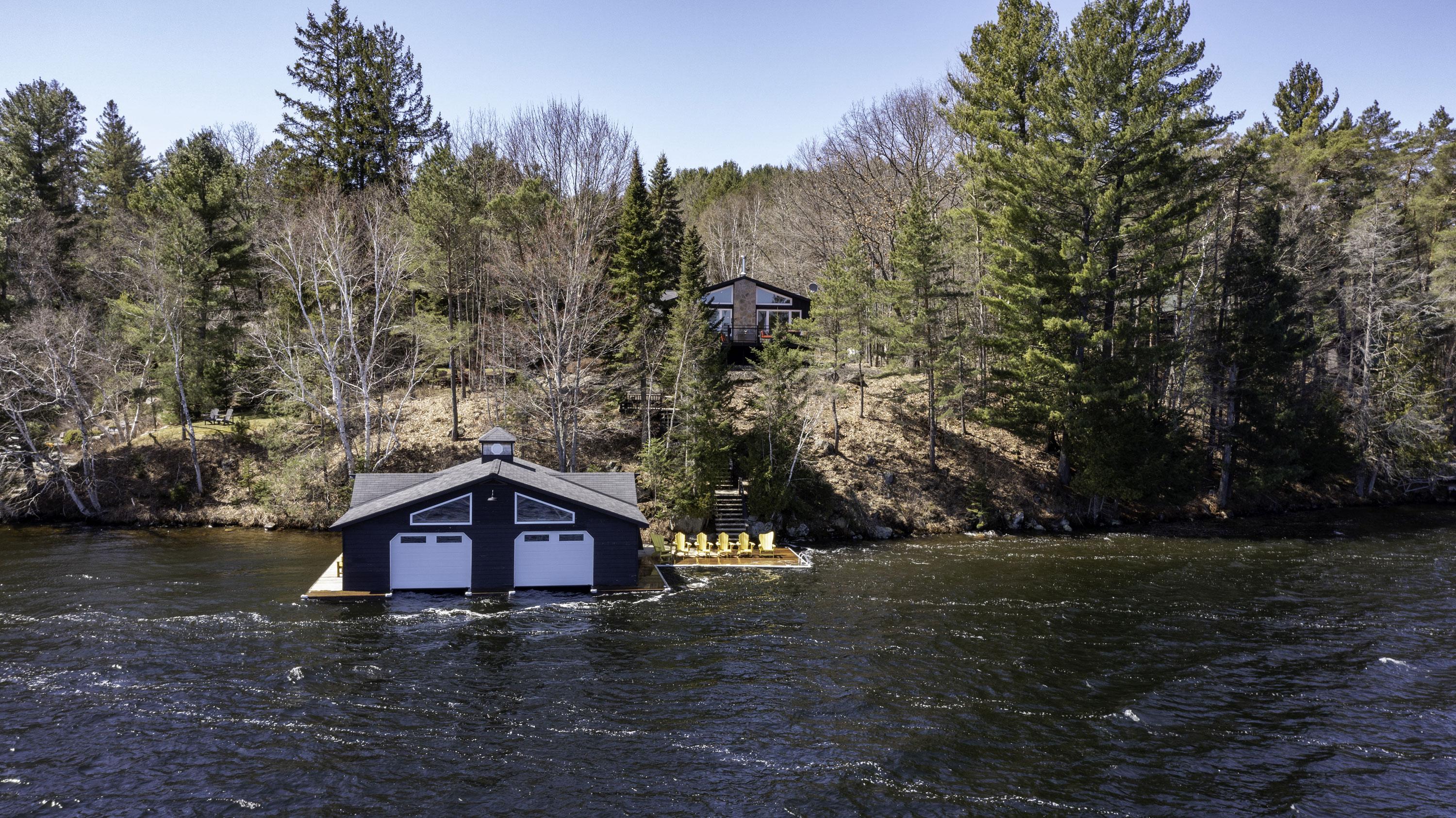 Muskoka  Lakehouse for sale:  6 bedroom 2,200 sq.ft. (Listed 2024-04-23)