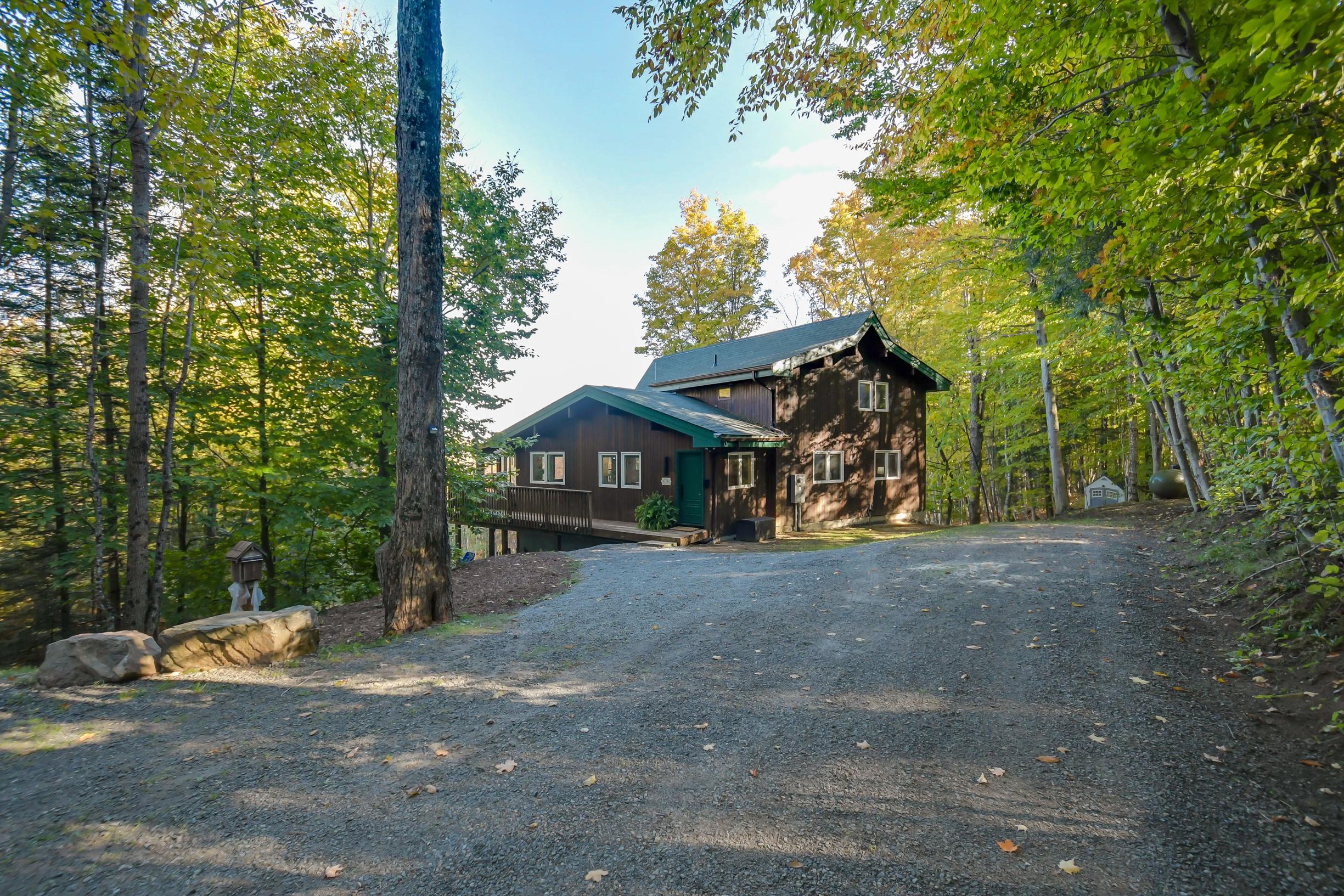 Lake of Bays House for sale:  4 bedroom 3,300 sq.ft. (Listed 2025-08-01)