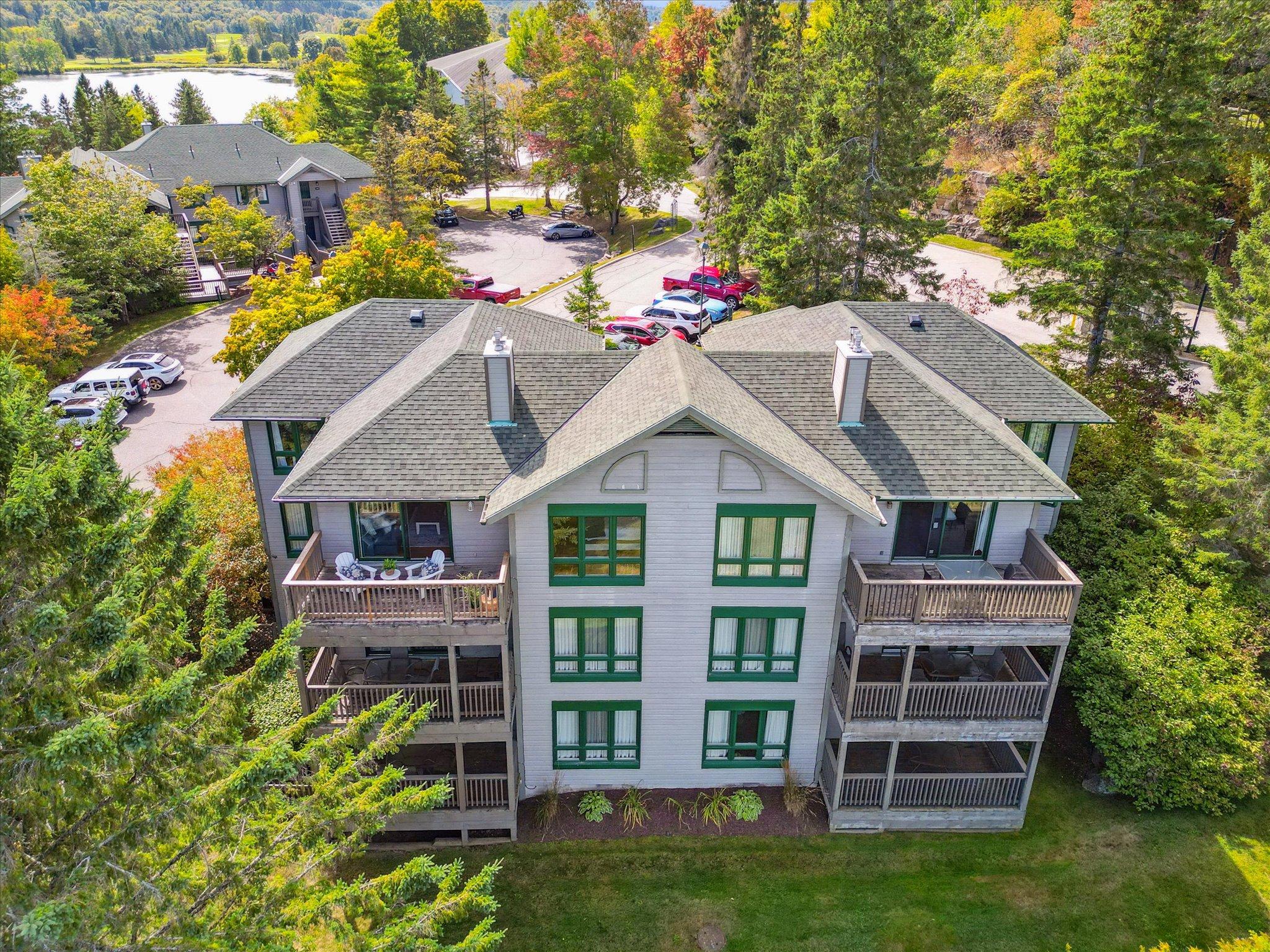 31-303 - 1235 Deerhurst Drive