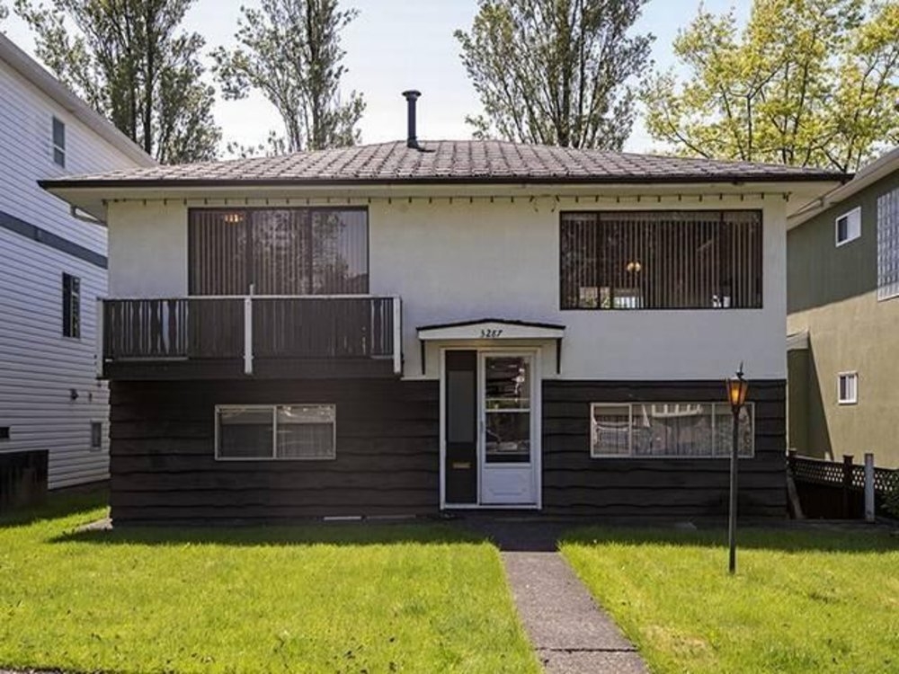 Burnaby House with Acreage:  6 bedroom