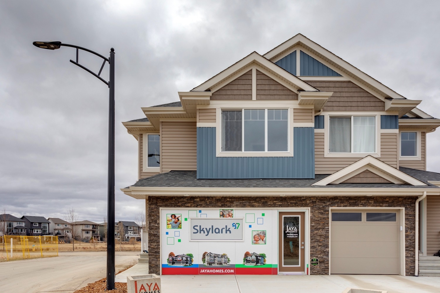 Trumpeter Area Half Duplex for sale: Duplex 3 bedroom 211.84 sq.ft. (Listed 2025-07-21)