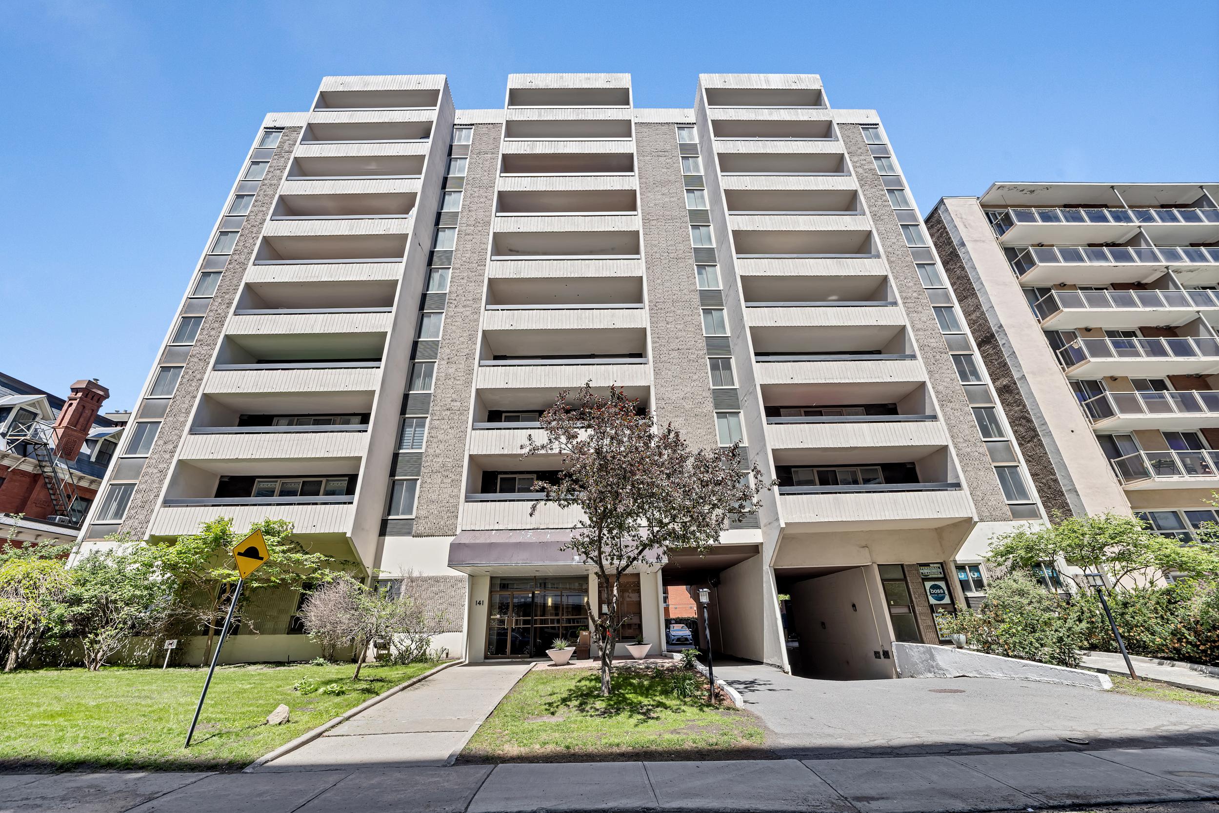 The Golden Triangle Apartment for sale: Somerset Place 2 bedroom 985 sq.ft. (Listed 2025-05-27)
