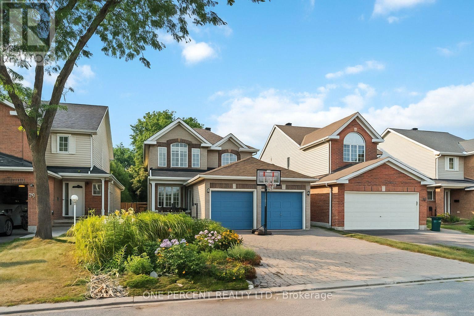 Ottawa House for sale:  3 bedroom 1,500 sq.ft. (Listed 2025-08-12)