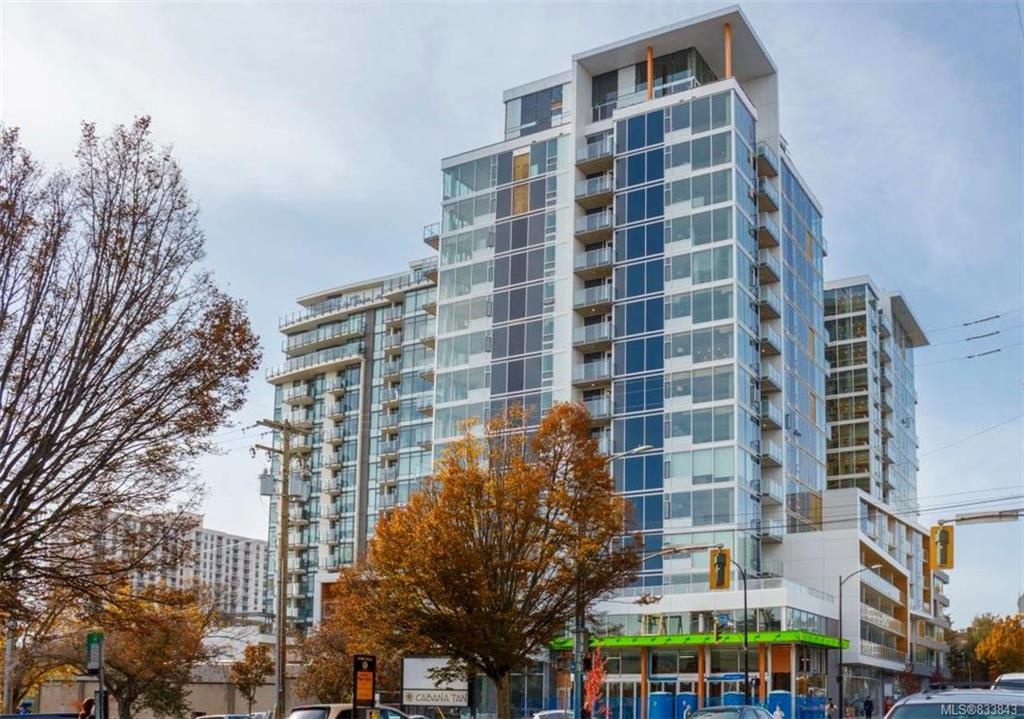 Victoria Condo Apartment for sale: 1 bedroom (Listed 2021-12-06)