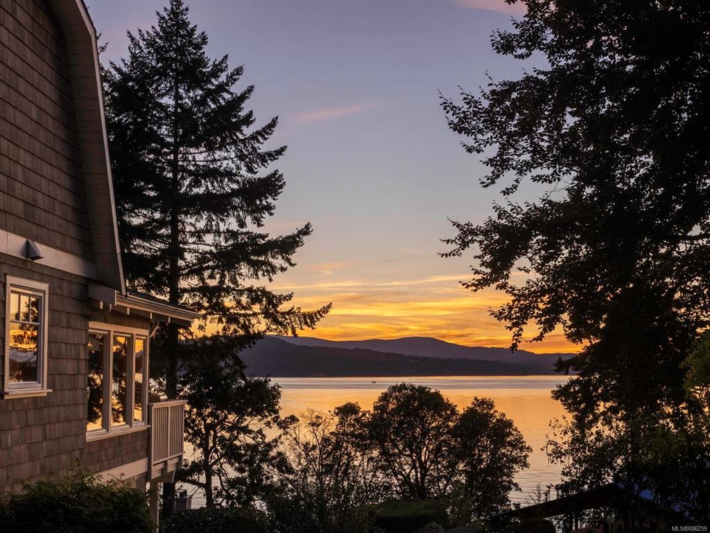 North Saanich Single Family Detached for sale: 4 bedroom (Listed 2021-09-13)