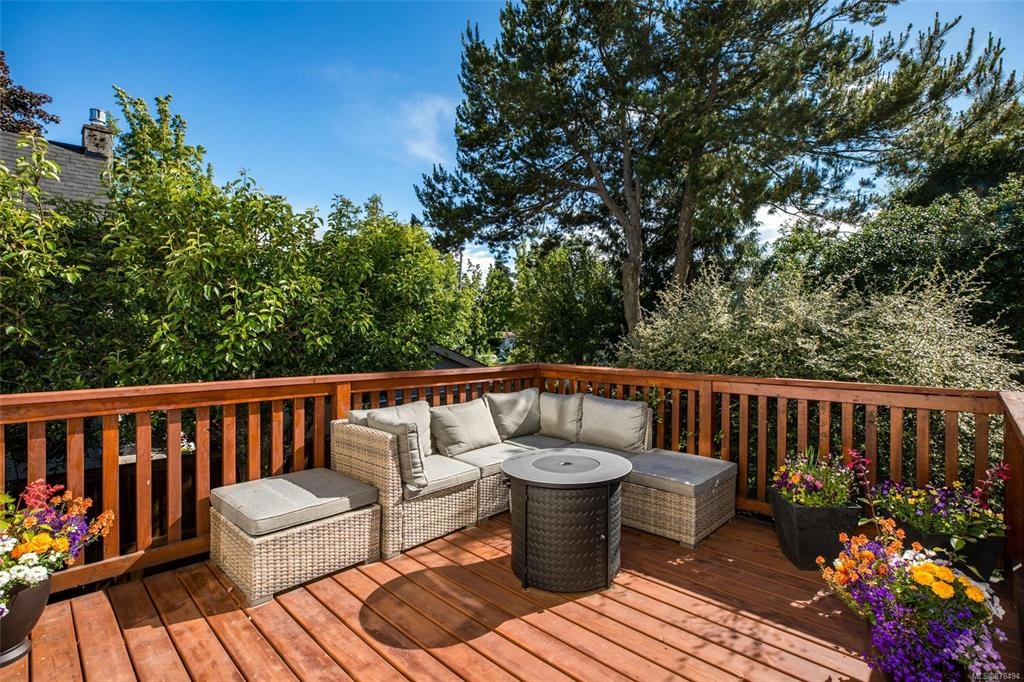 Victoria Single Family Detached for sale: 7 bedroom (Listed 2021-06-11)