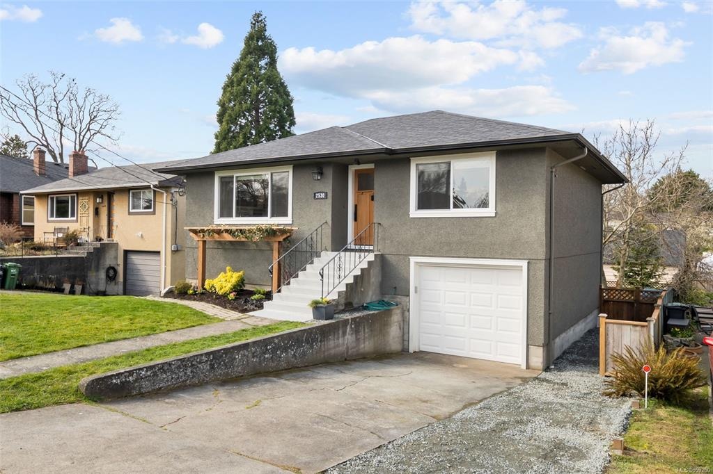 Victoria Single Family Detached for sale: 4 bedroom (Listed 2021-03-18)