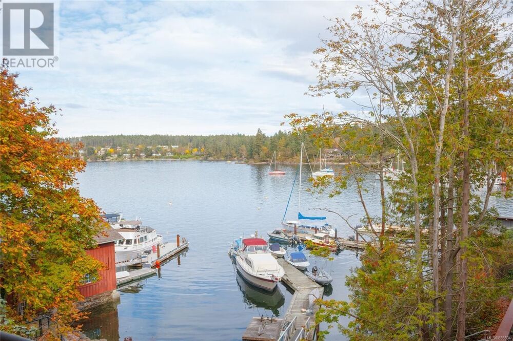 North Saanich House for sale 2 bedroom 2,368 sq.ft. (Listed 20201020)