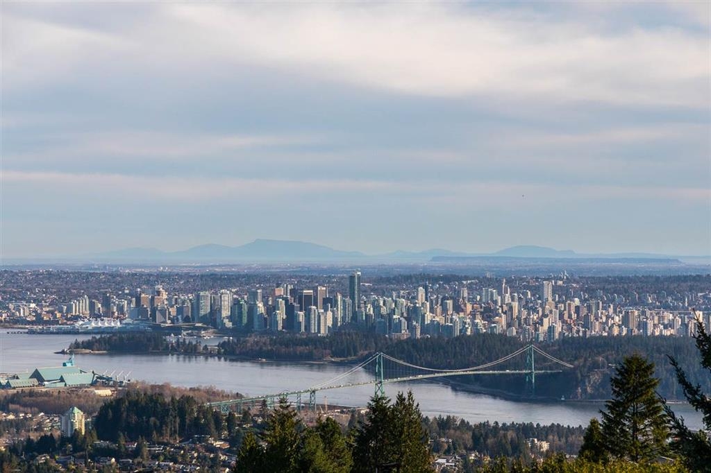 Chartwell House for sale: 4 bedroom 5,187 sq.ft. (Listed 2025-05-12)