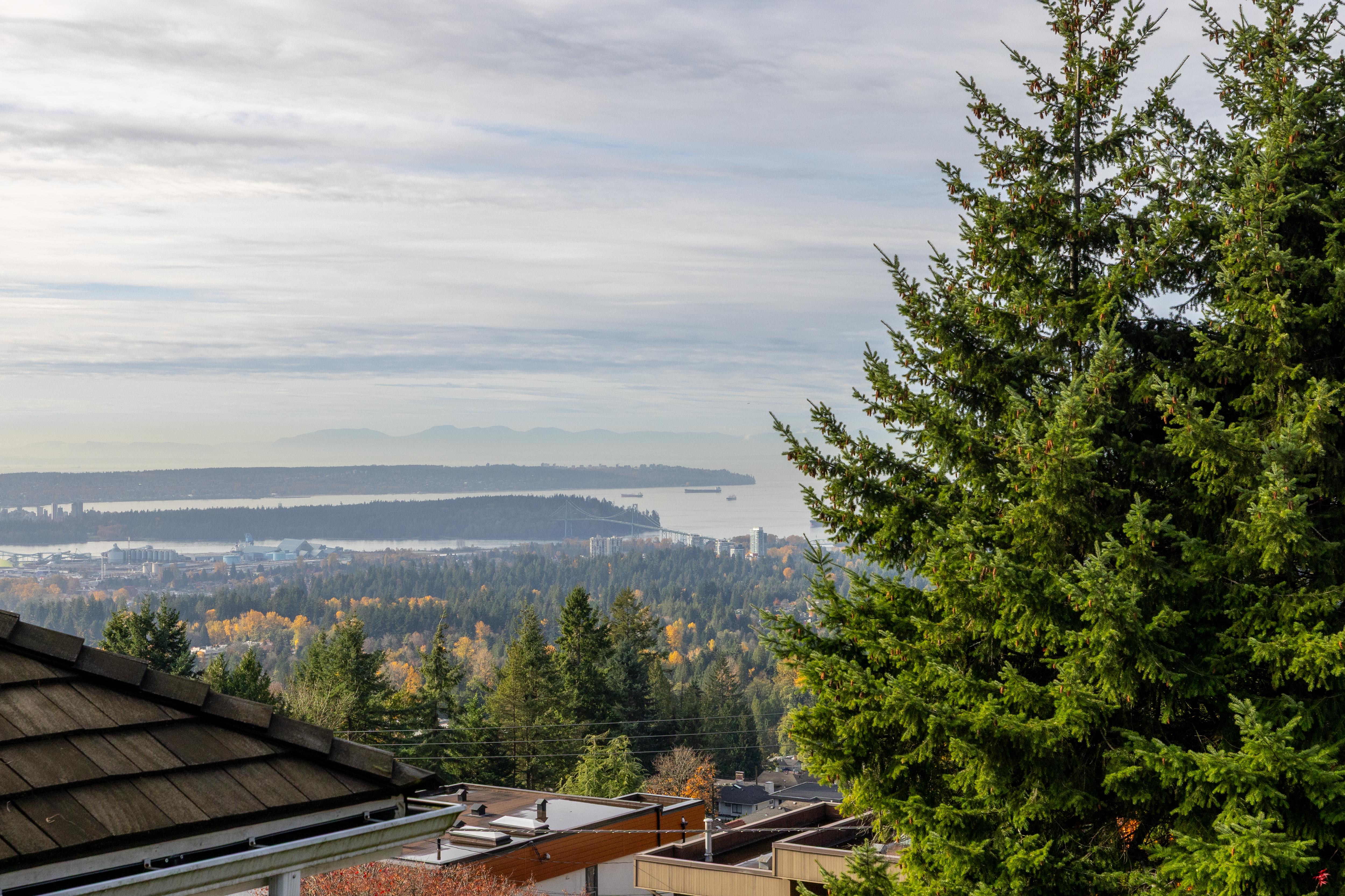 4050 ST. PAULS AVENUE