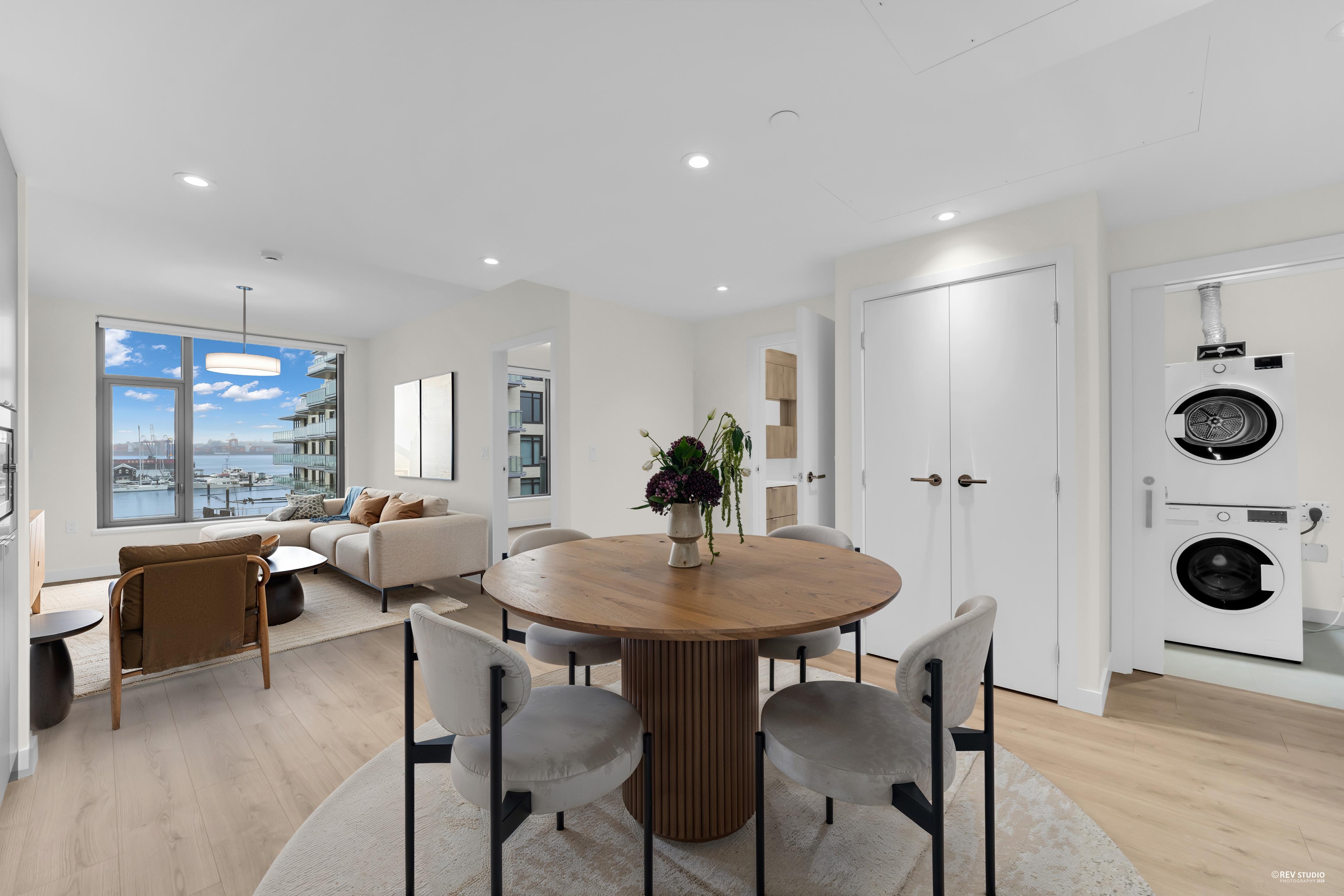 401 755 HARBOURSIDE DRIVE