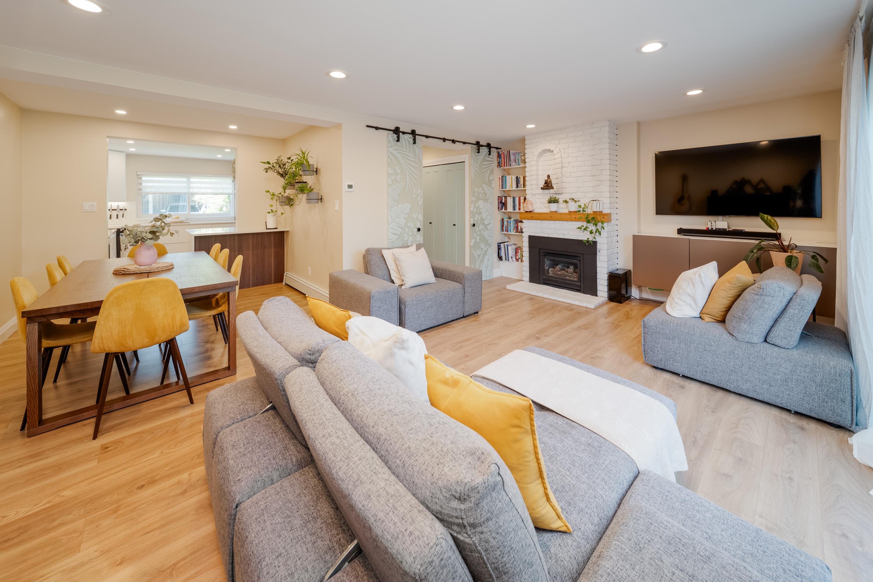 Westwind Townhouse for sale: West Chelsea 3 bedroom  Stainless Steel Appliances, Tile Backsplash, Rain Shower, Hardwood Floors 1,489 sq.ft. (Listed 2025-05-19)