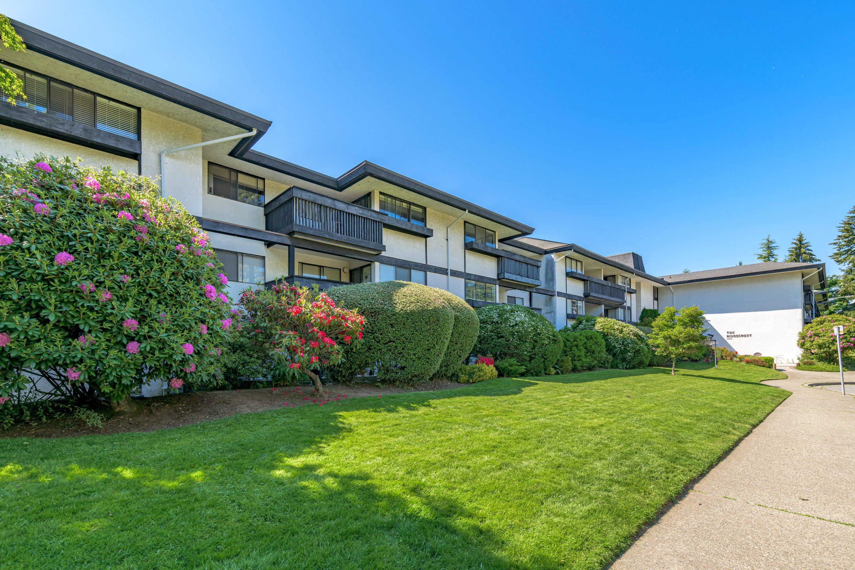 White Rock Penthouse for sale: The Ridgecrest 1 bedroom 717 sq.ft. (Listed 2025-10-02)