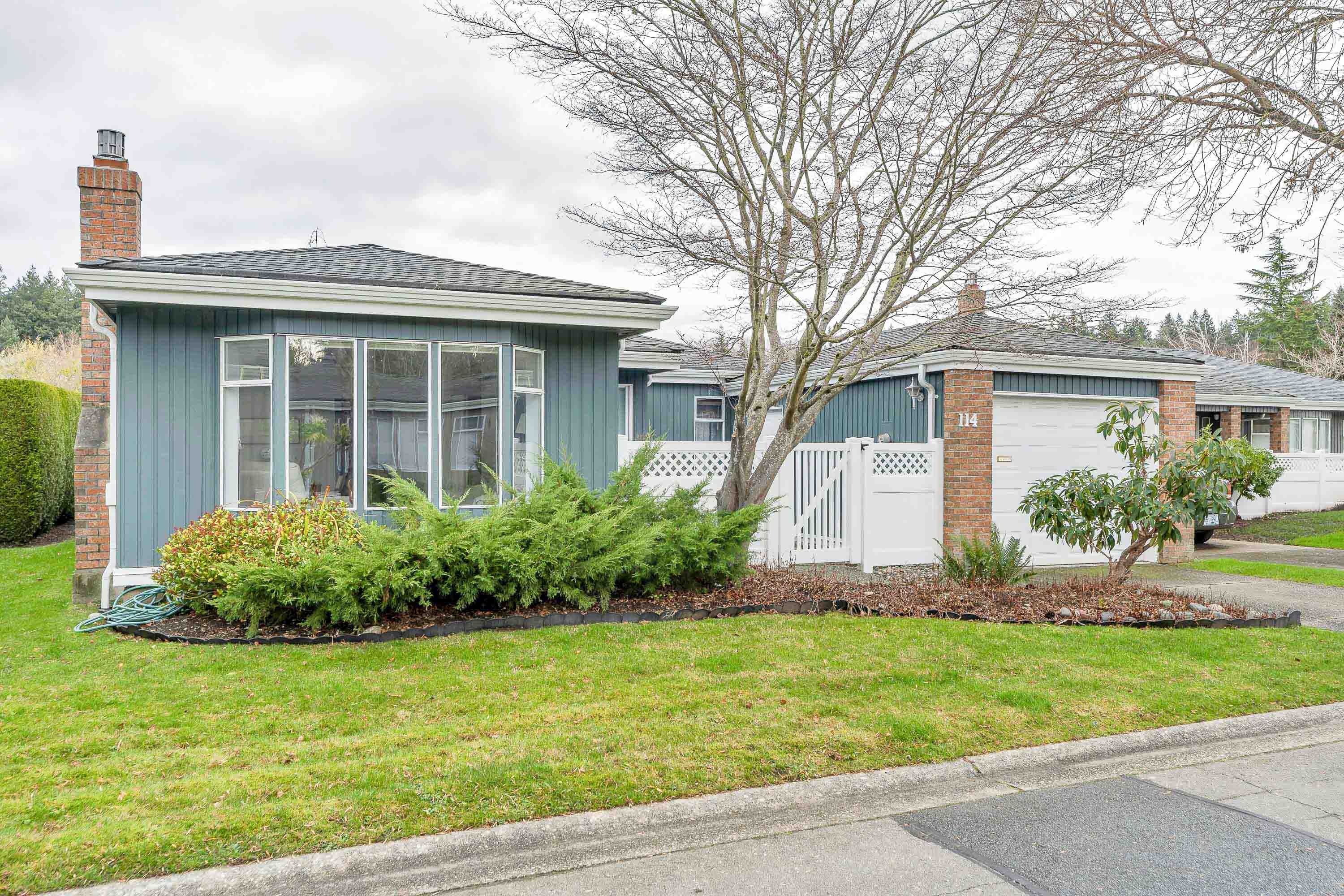 South Surrey Detached Townhouse for sale: Ocean Bluff Court 2 bedroom 1,354 sq.ft. (Listed 2026-01-05)