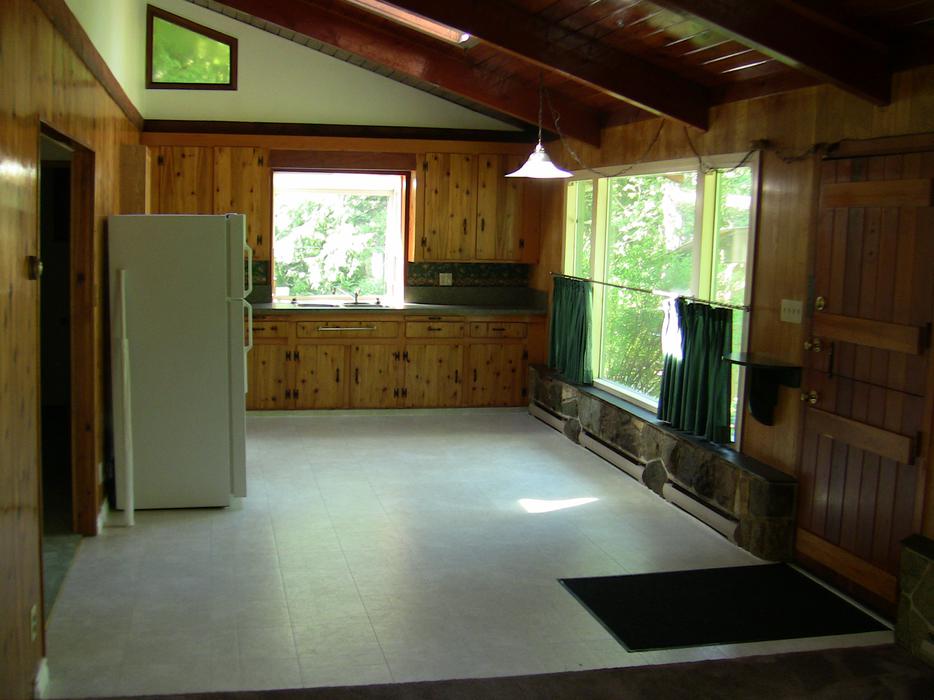 Metchosin House for rent 2 bedroom (Listed 20140731)