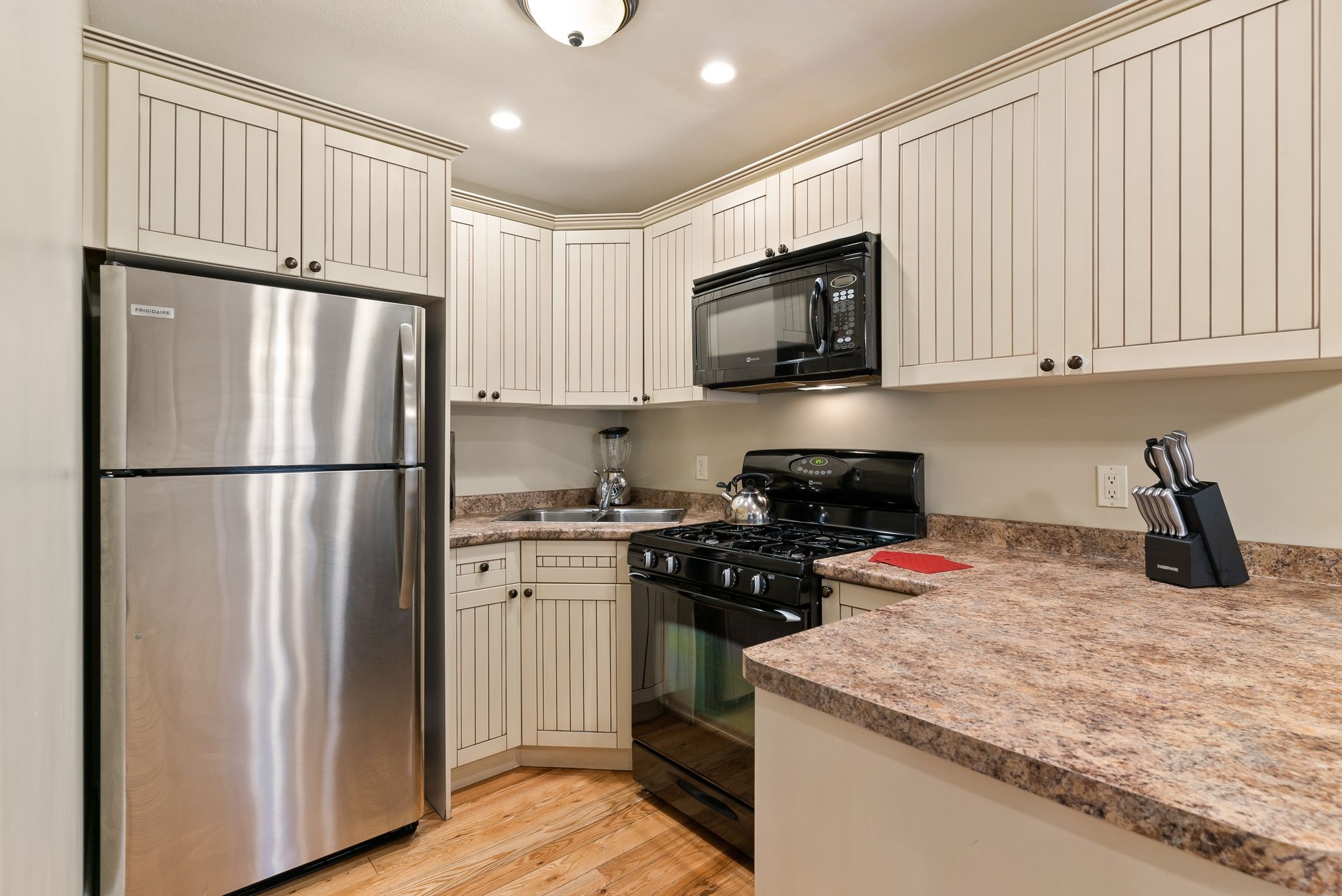 Lake of Bays Cottage/House for sale:  2 bedroom 493 sq.ft. (Listed 2023-09-19)